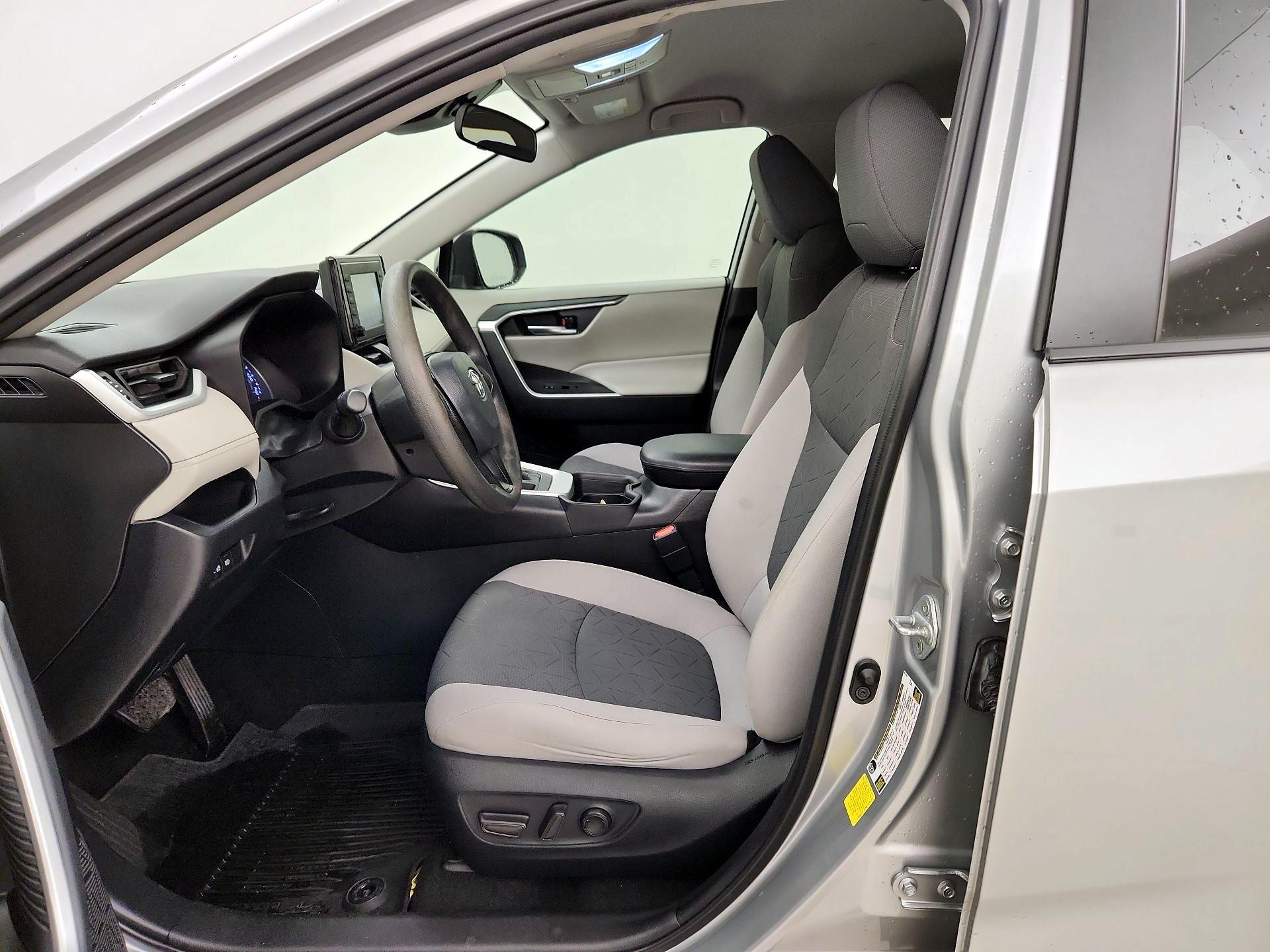 Thumbnail: 2021 Toyota RAV4 - 9