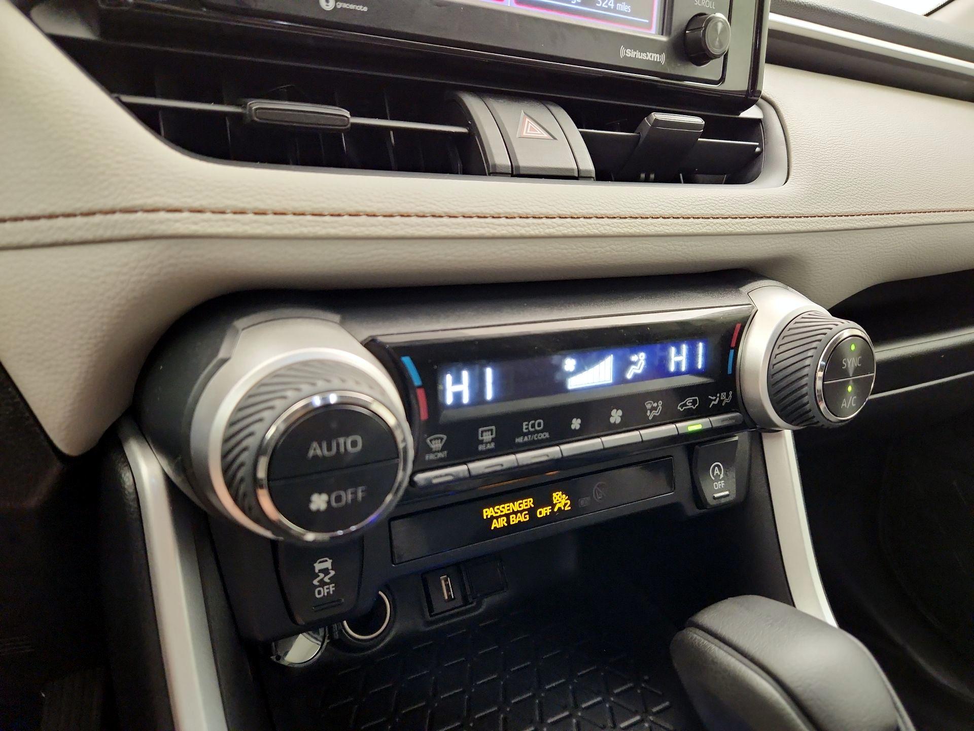 Thumbnail: 2021 Toyota RAV4 - 14