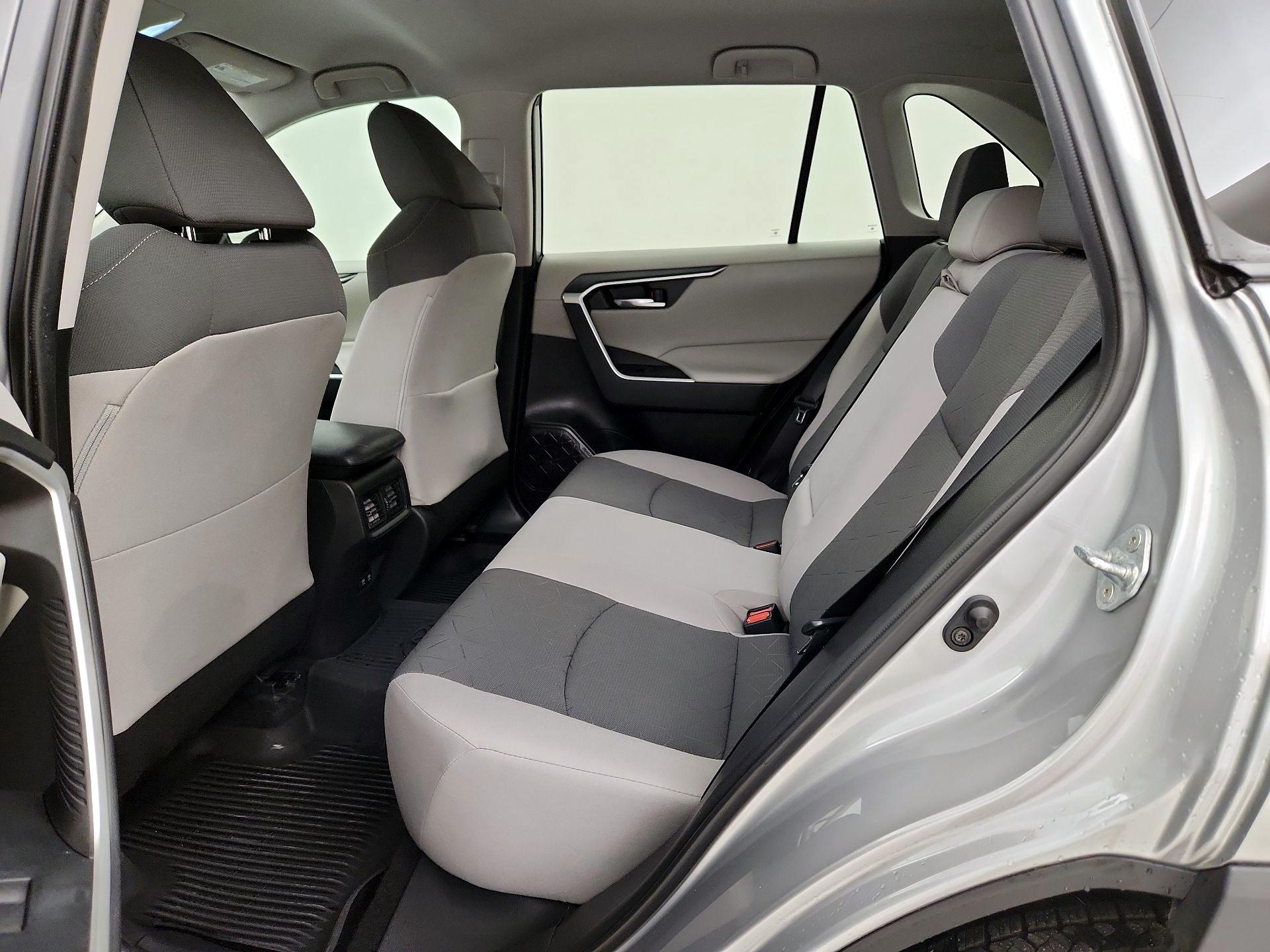 Thumbnail: 2021 Toyota RAV4 - 17