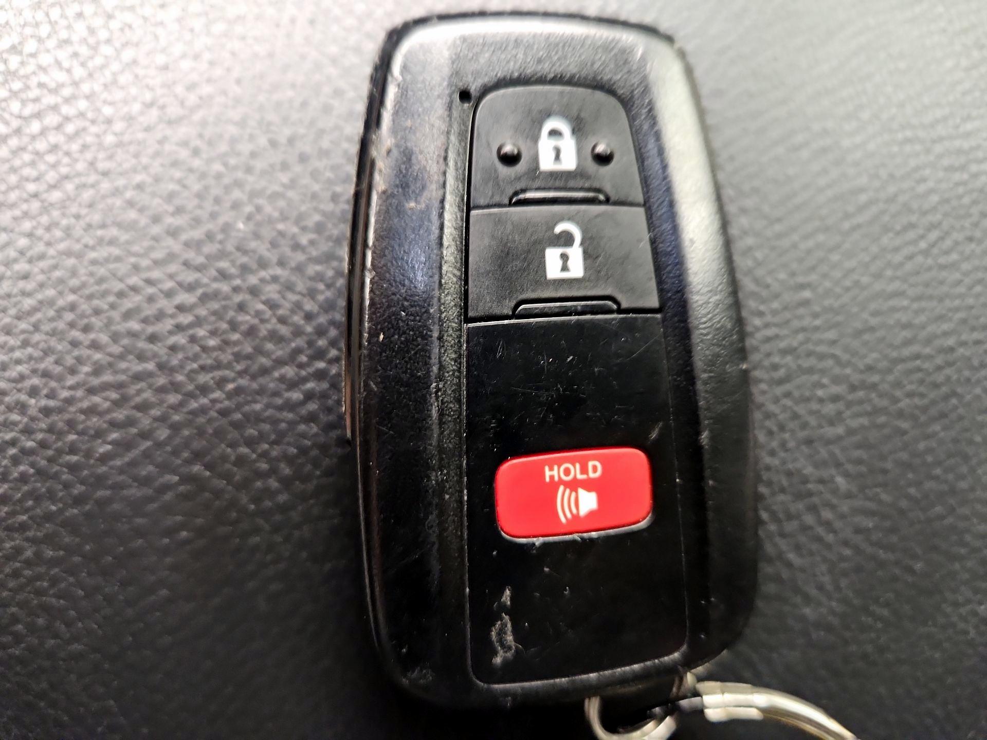 Thumbnail: 2021 Toyota RAV4 - 20