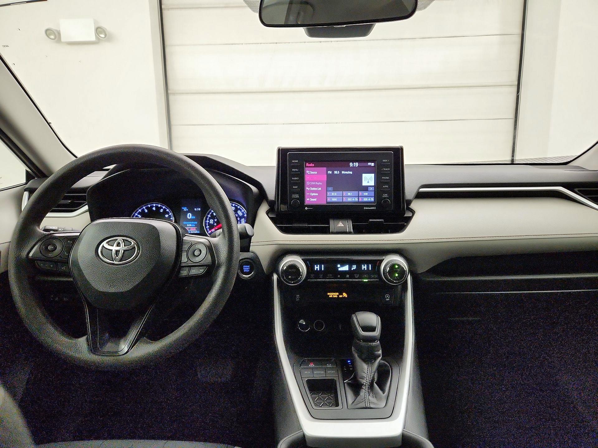 Thumbnail: 2021 Toyota RAV4 - 8