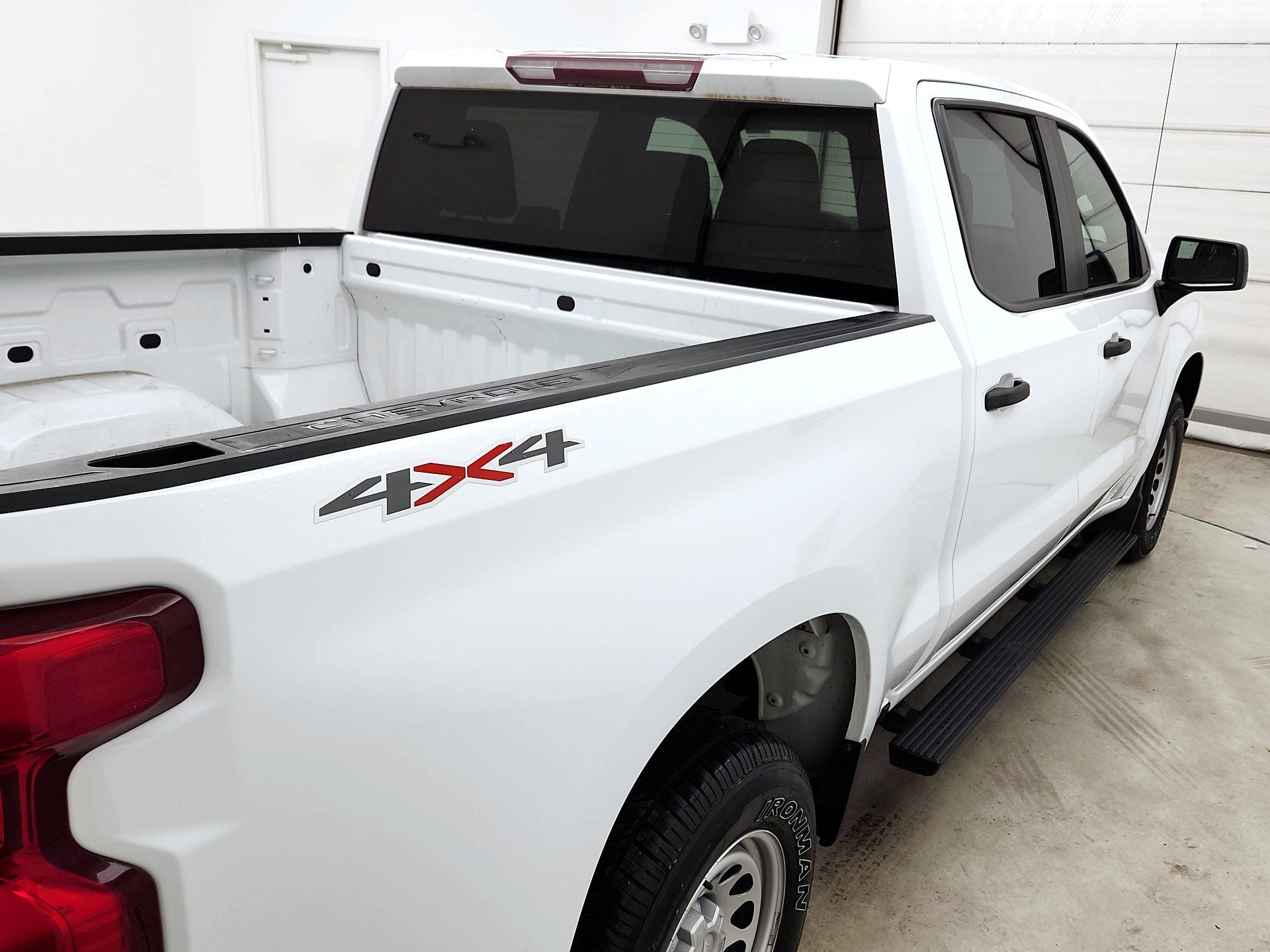 Thumbnail: 2023 Chevrolet Silverado 1500 - 5