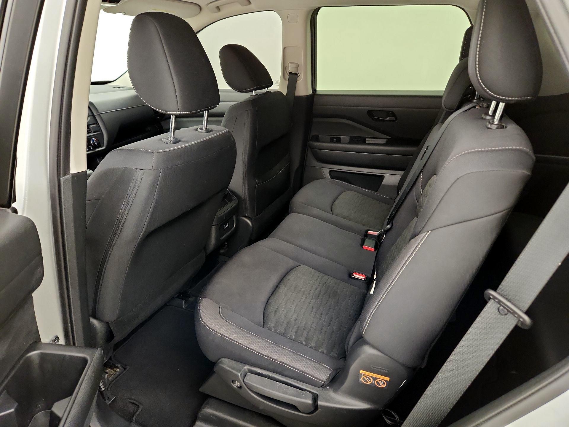 Thumbnail: 2023 Nissan Pathfinder - 17