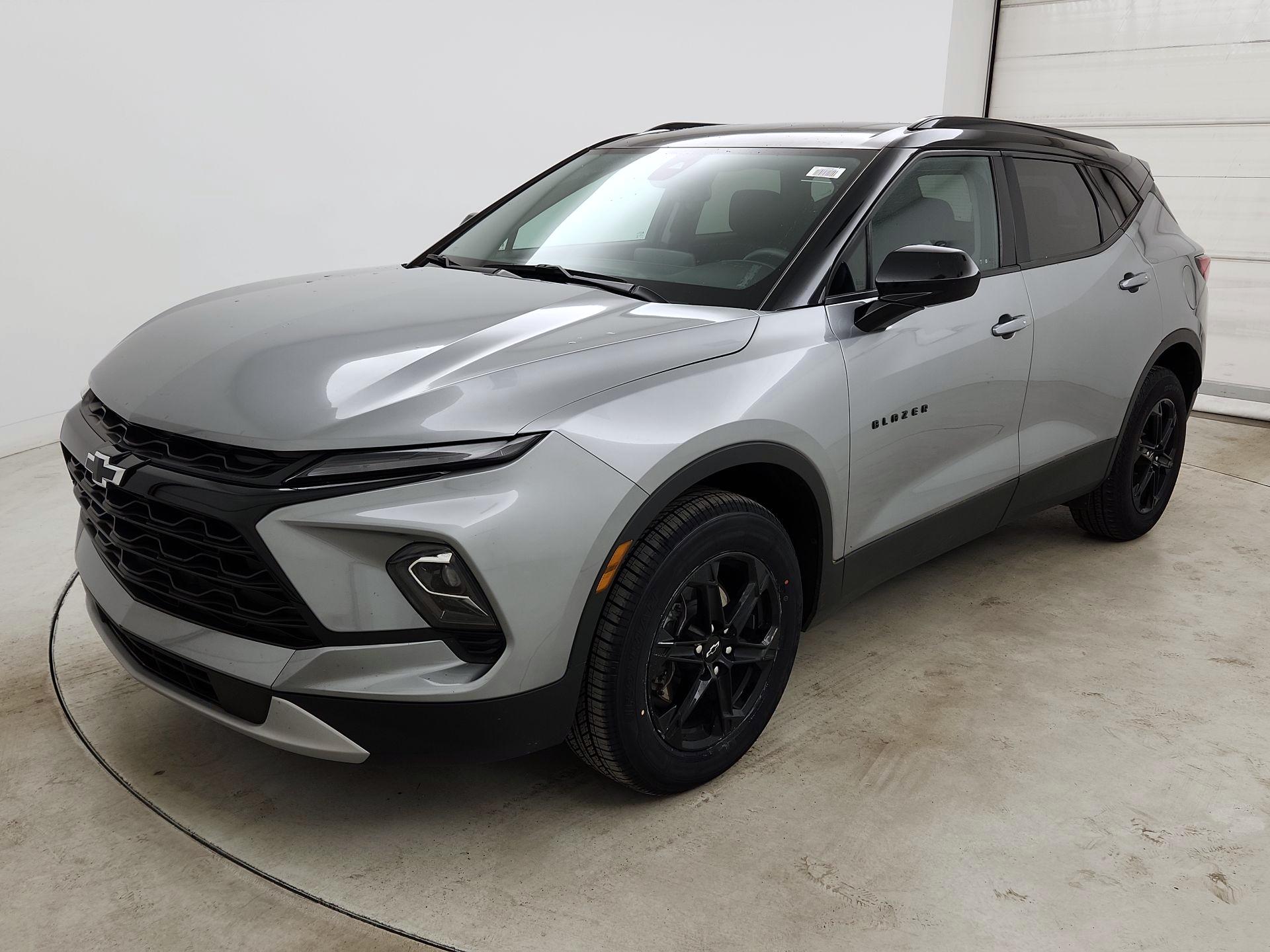 Thumbnail: 2023 Chevrolet Blazer - 3