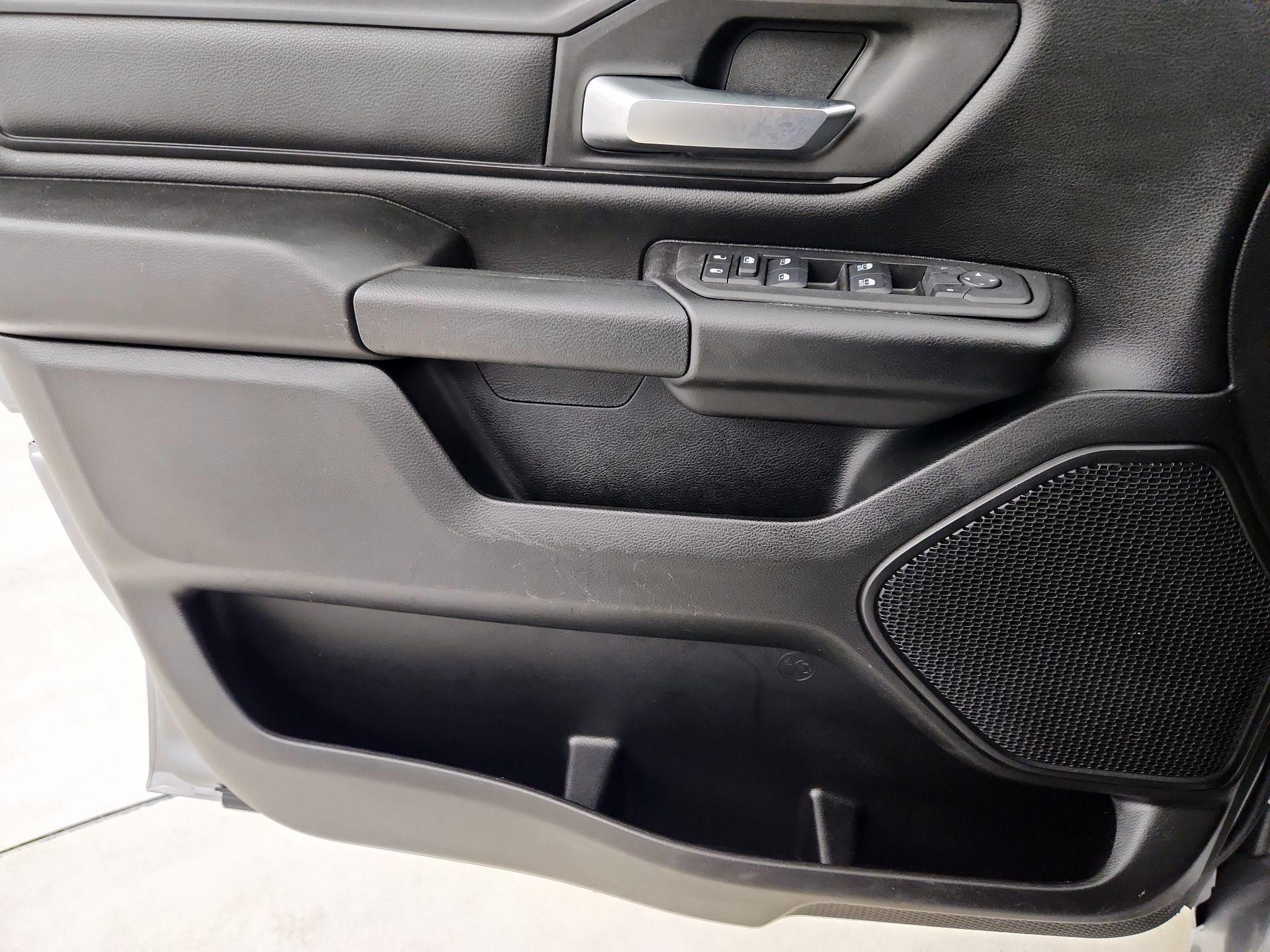 Thumbnail: 2025 RAM 1500 - 10