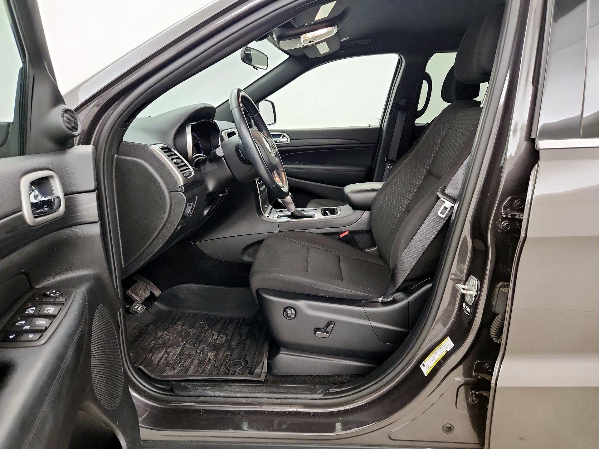 Thumbnail: 2021 Jeep Grand Cherokee - 17