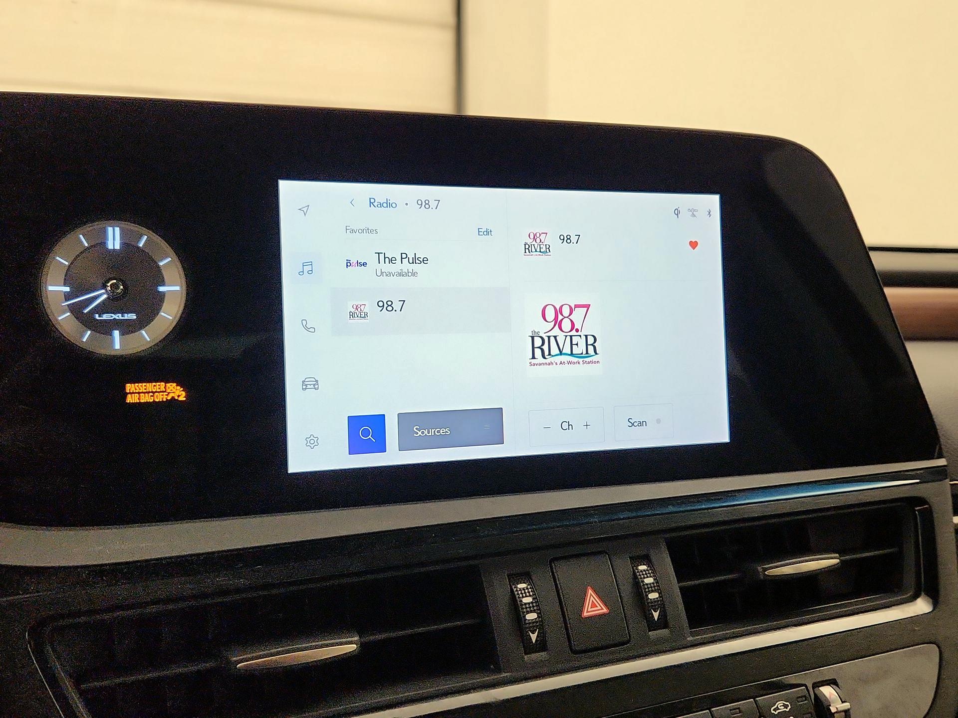 Thumbnail: 2024 Lexus ES - 13