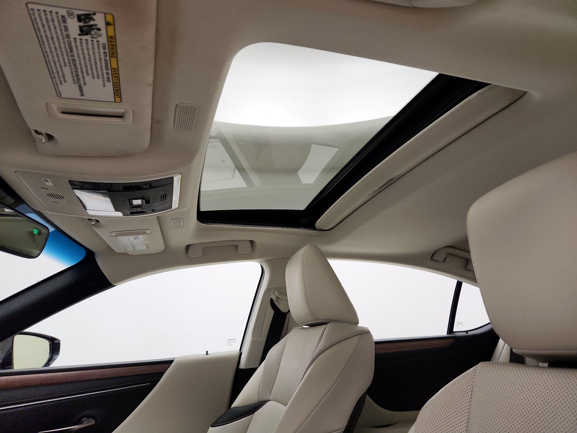 Thumbnail: 2024 Lexus ES - 17