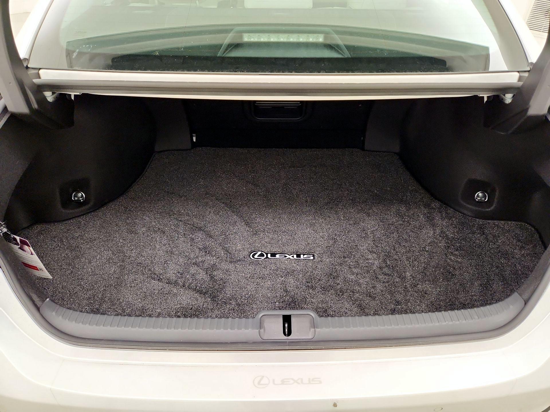 Thumbnail: 2024 Lexus ES - 19