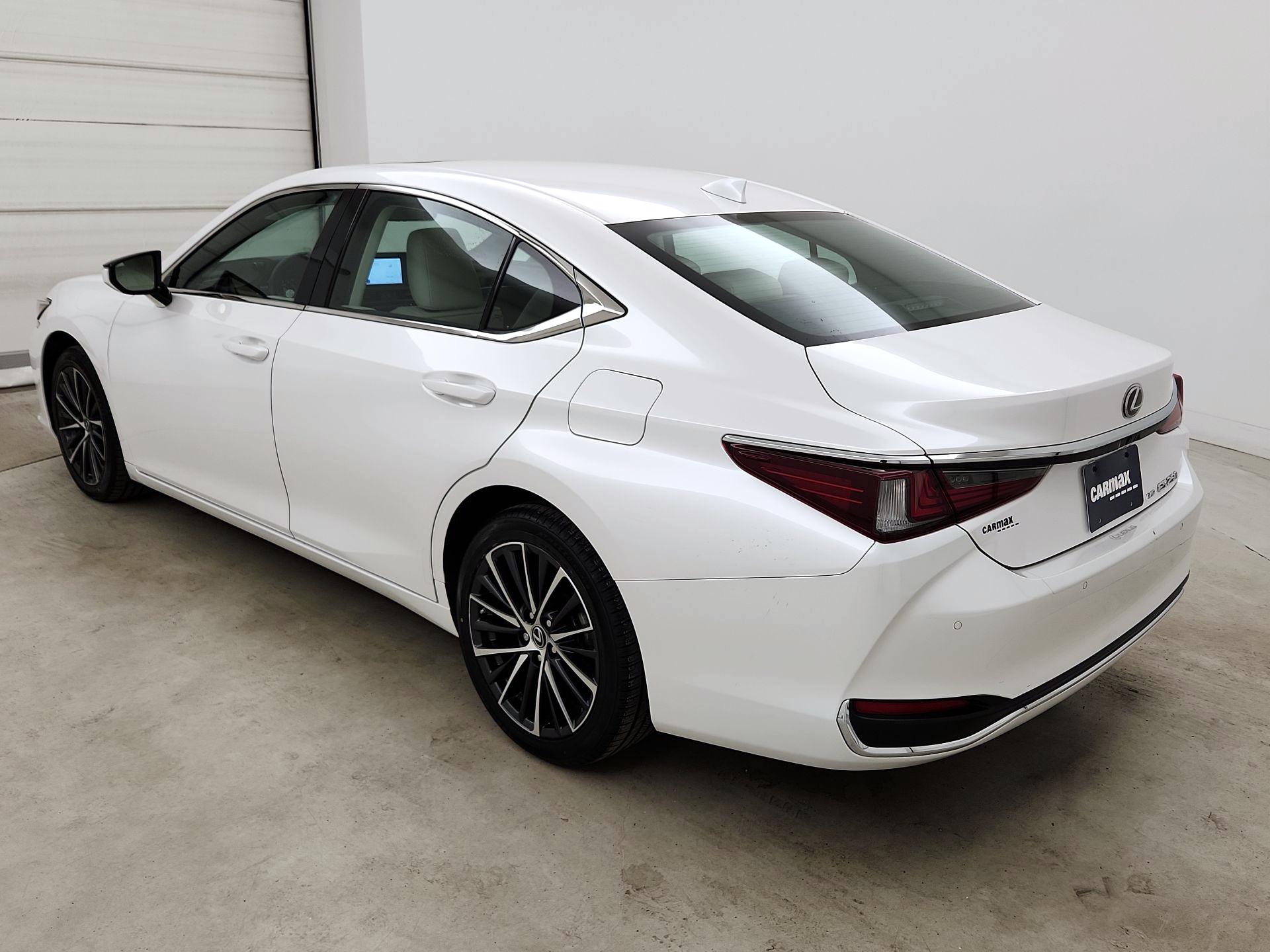 Thumbnail: 2024 Lexus ES - 7