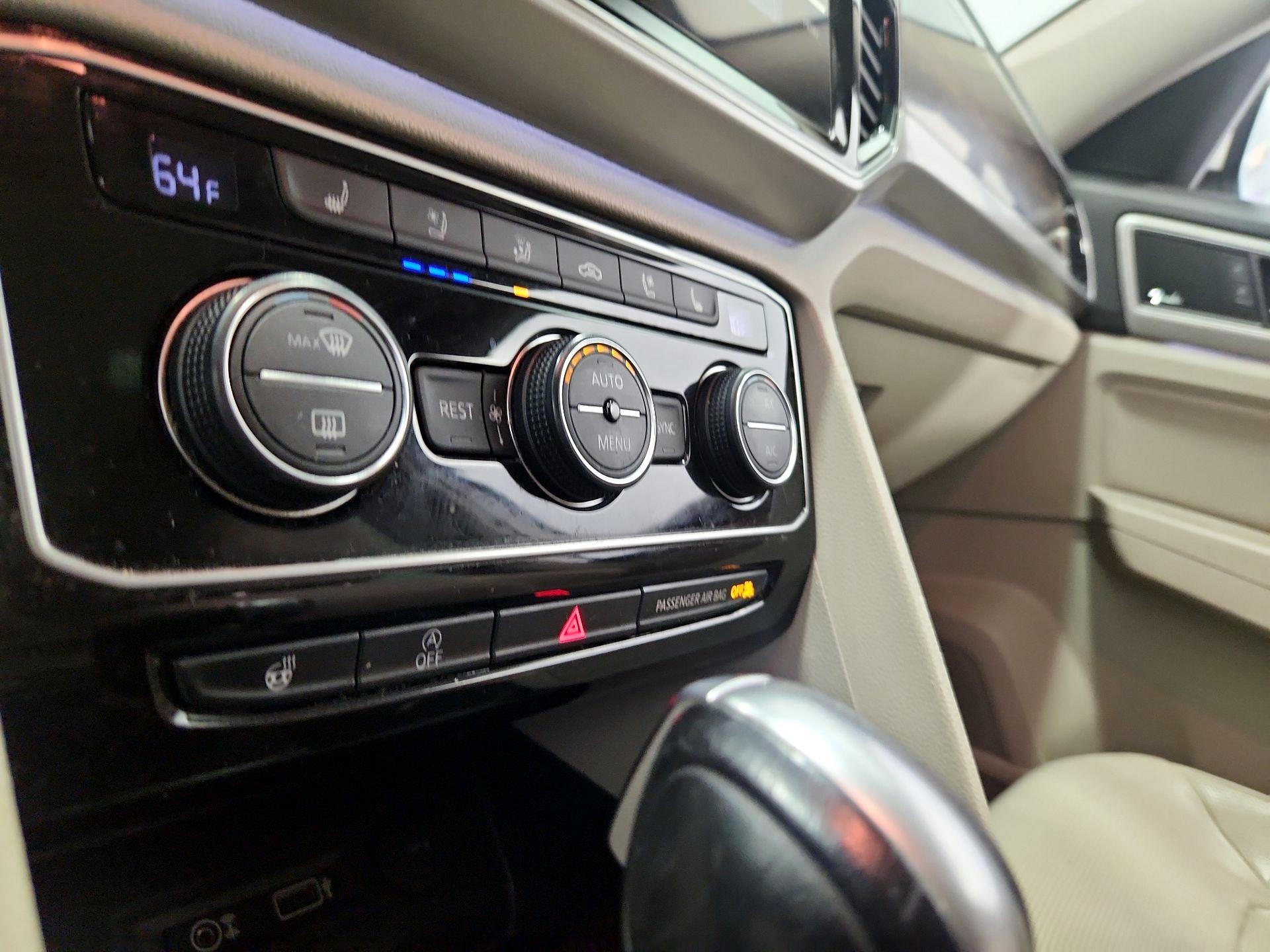 Thumbnail: 2019 Volkswagen Atlas - 16