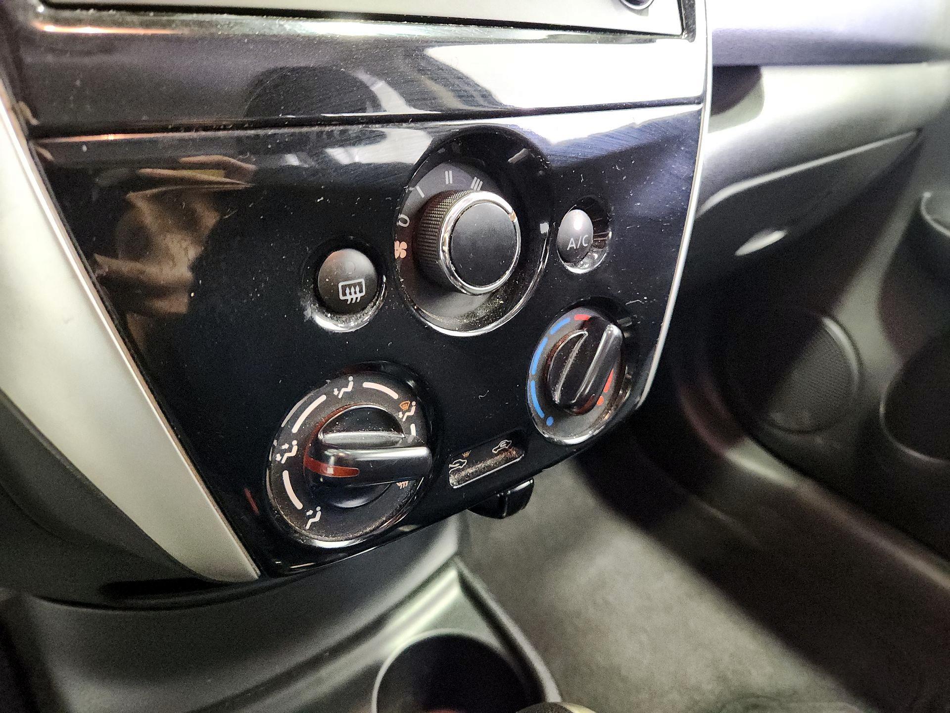 Thumbnail: 2015 Nissan Versa Note - 15