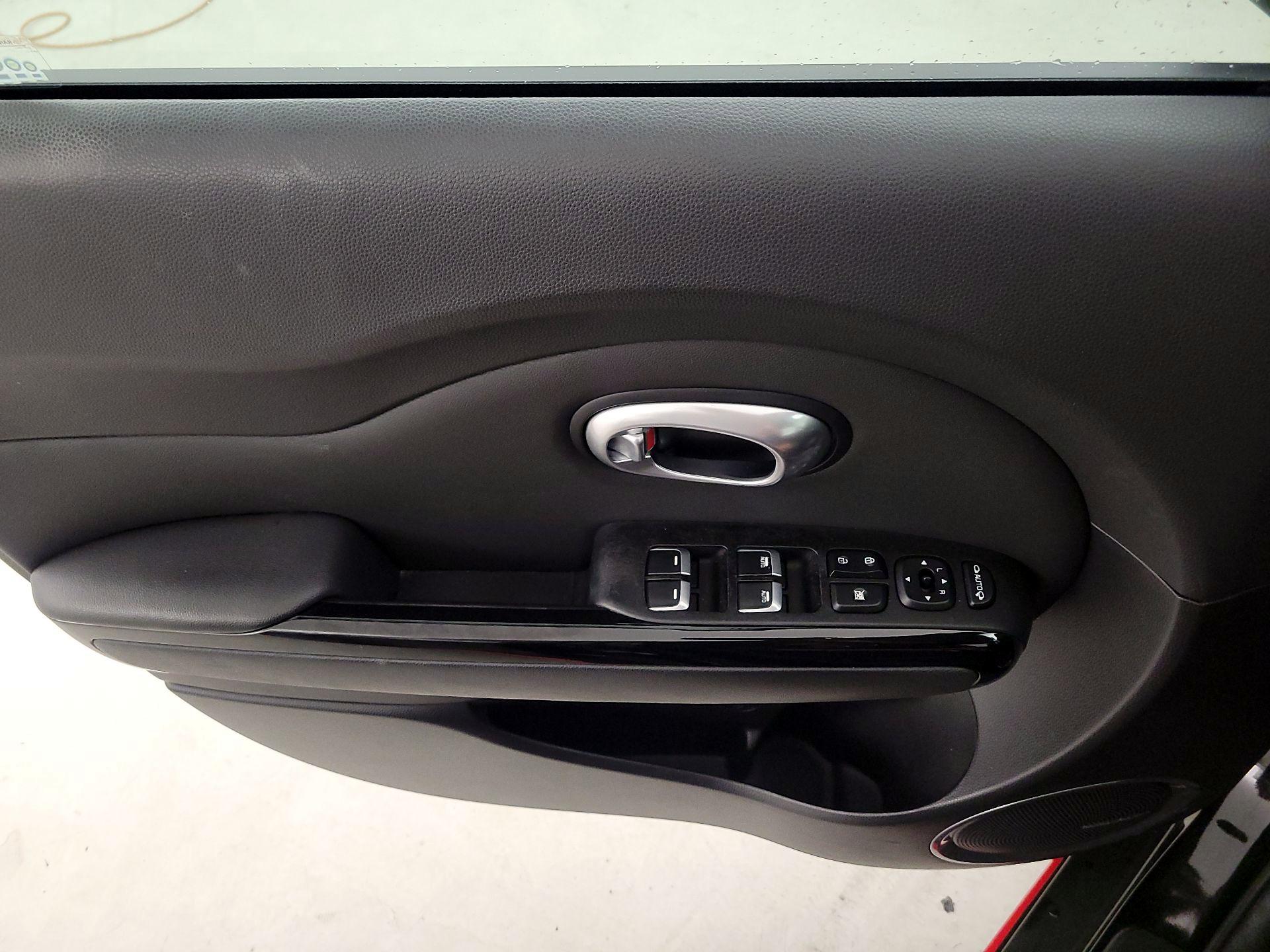 Thumbnail: 2017 Kia Soul - 12