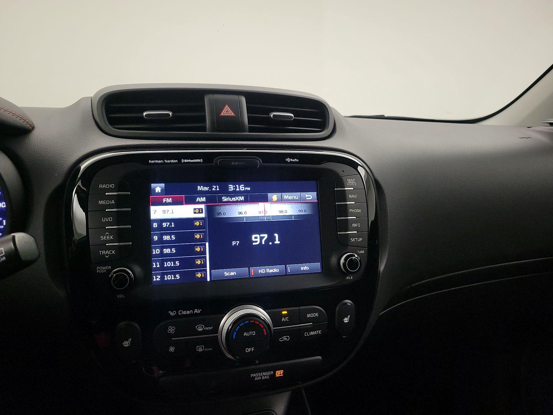 Thumbnail: 2017 Kia Soul - 16