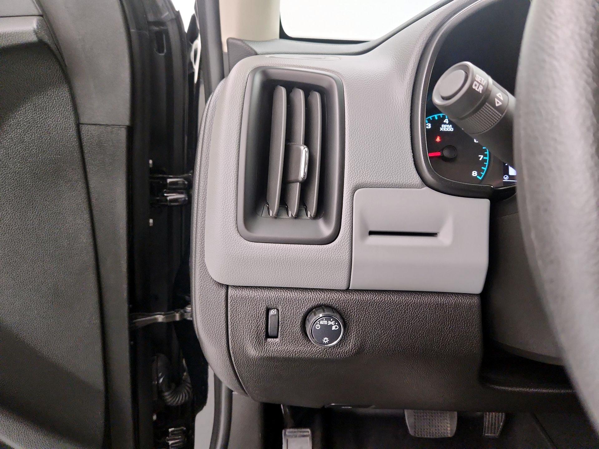 Thumbnail: 2022 Chevrolet Colorado - 13