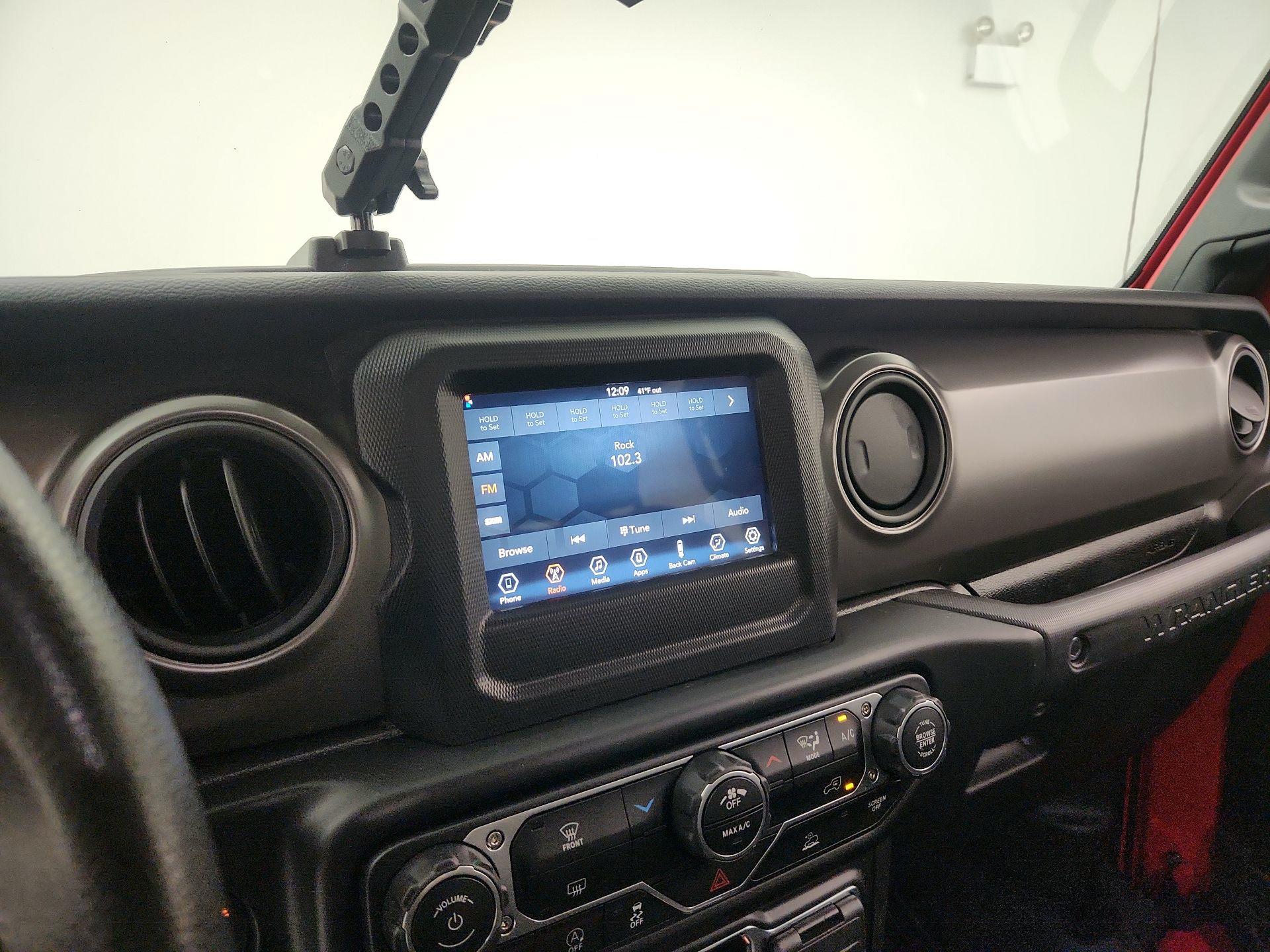 Thumbnail: 2022 Jeep Wrangler - 15