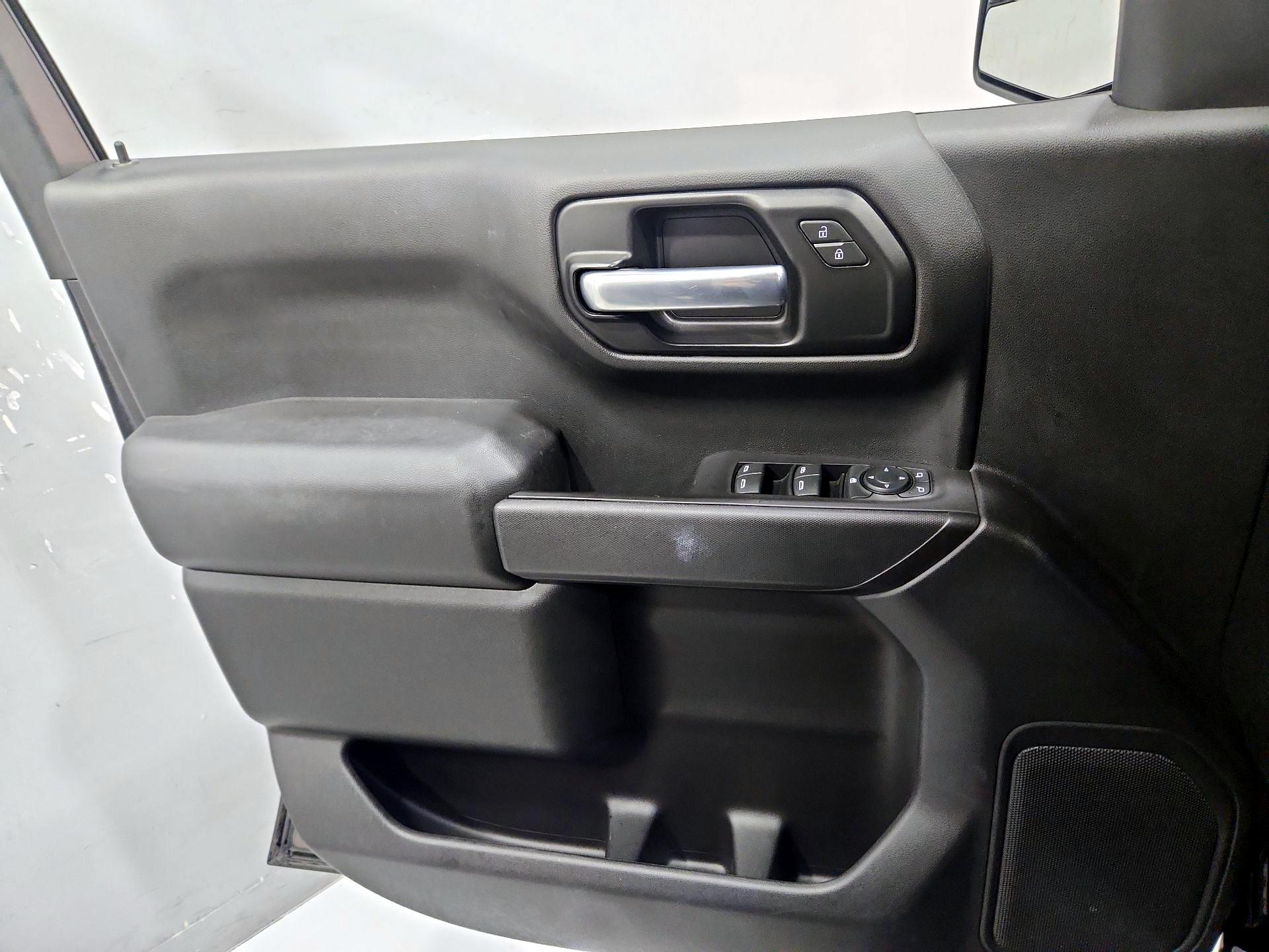 Thumbnail: 2020 Chevrolet Silverado 1500 - 12