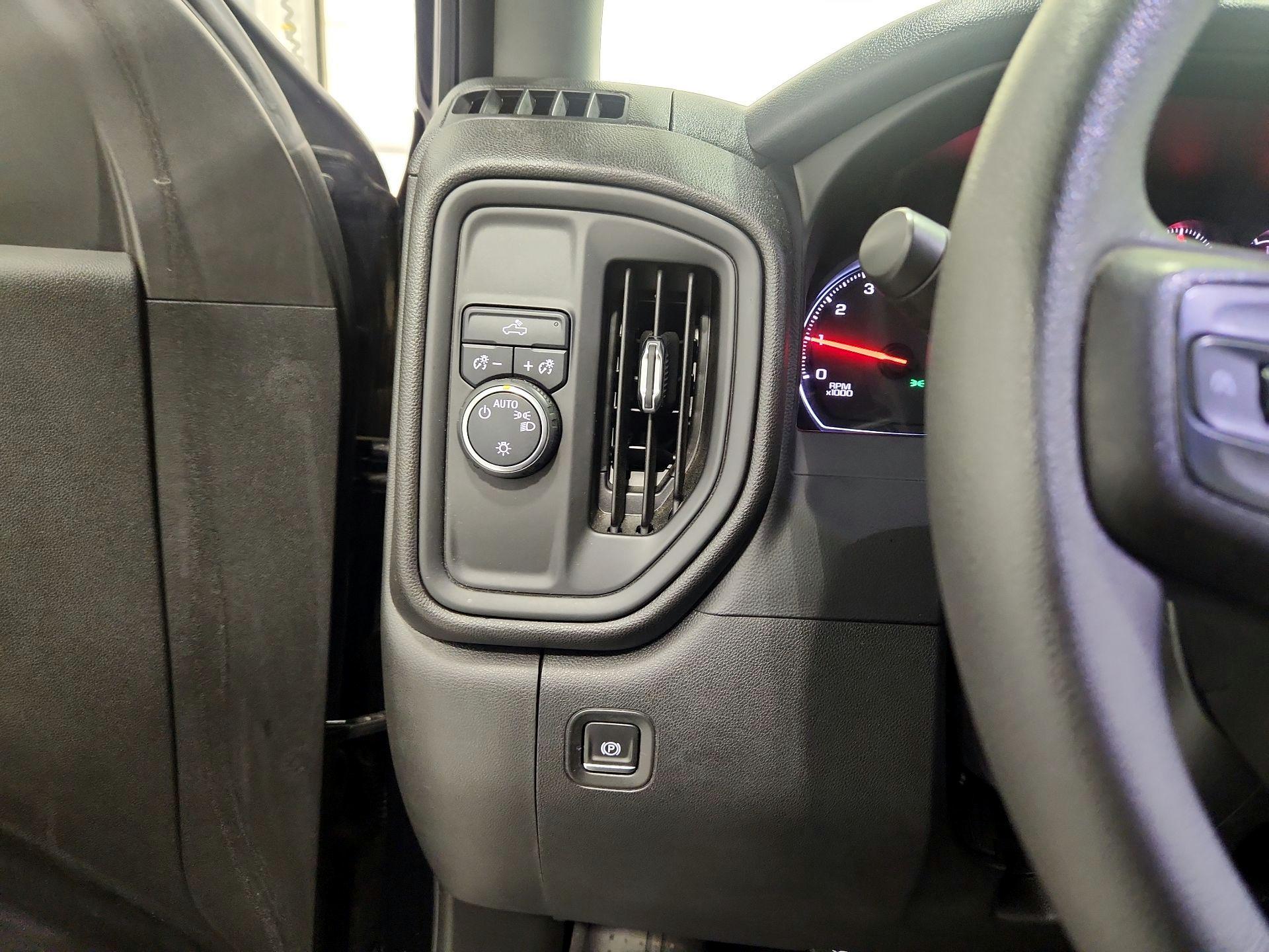 Thumbnail: 2020 Chevrolet Silverado 1500 - 13