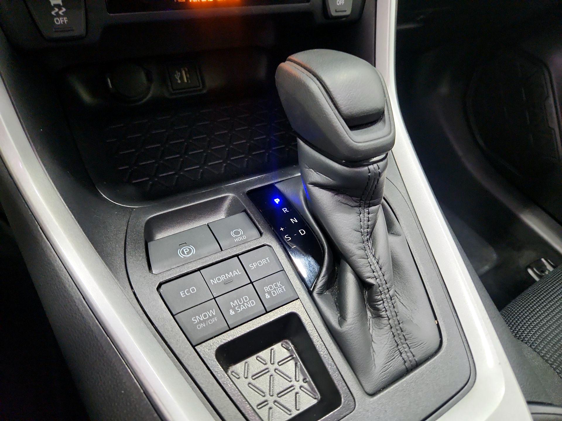 Thumbnail: 2025 Toyota RAV4 - 18