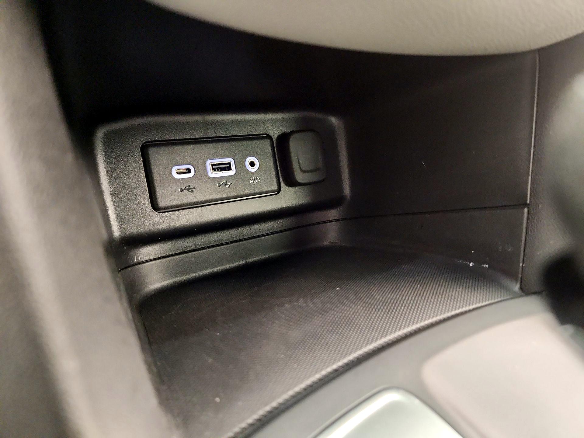 Thumbnail: 2020 Chevrolet Equinox - 18