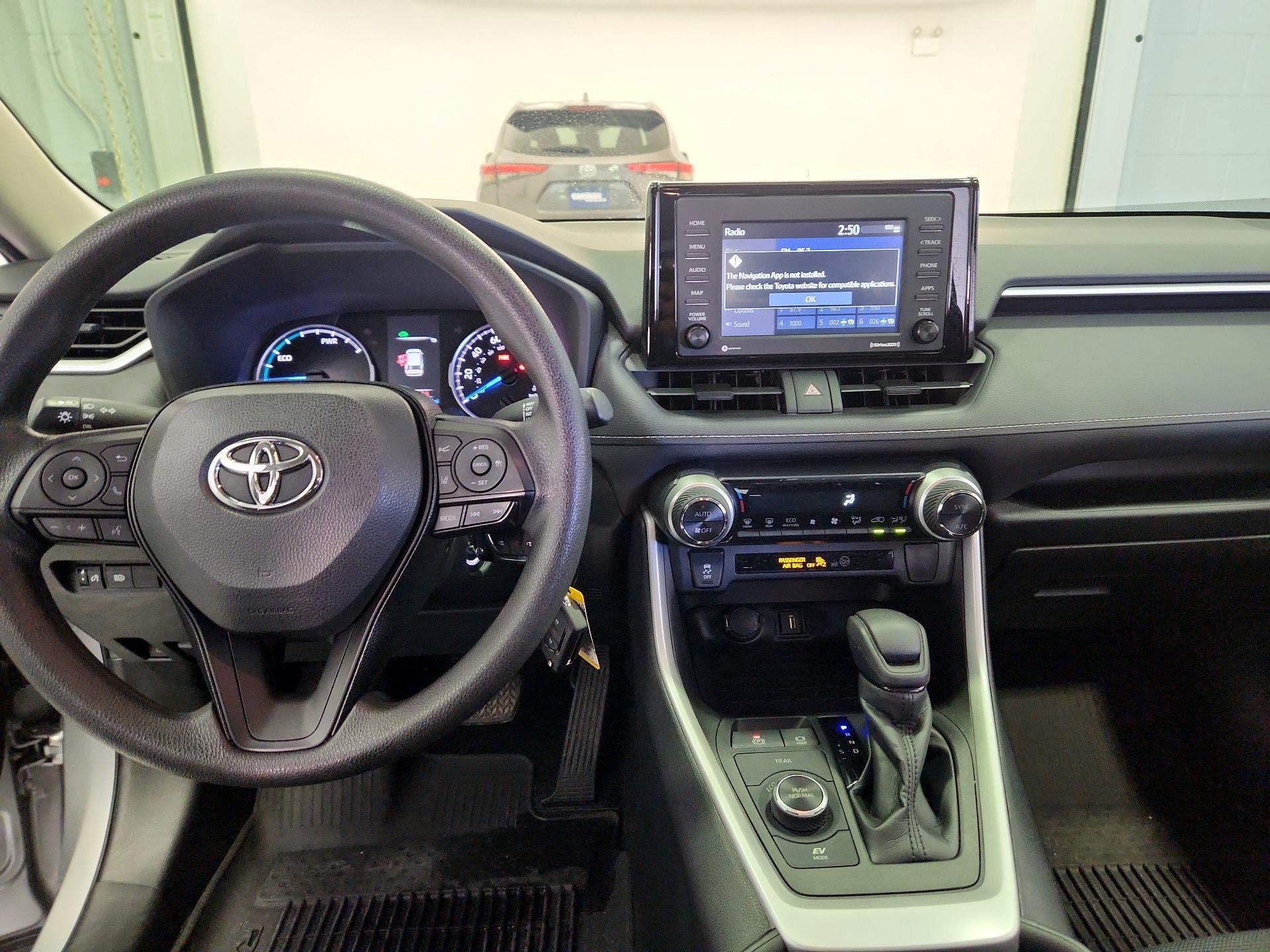 Thumbnail: 2021 Toyota RAV4 - 9