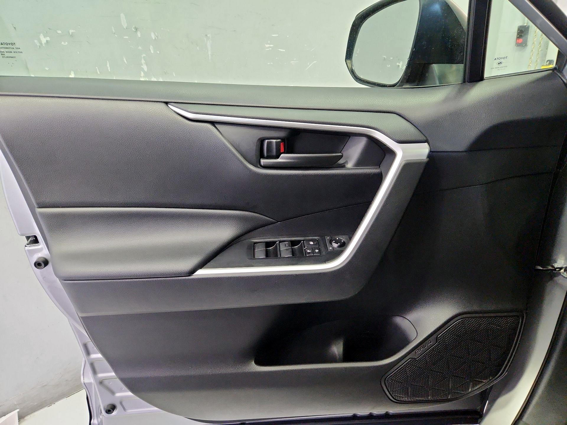 Thumbnail: 2021 Toyota RAV4 - 12