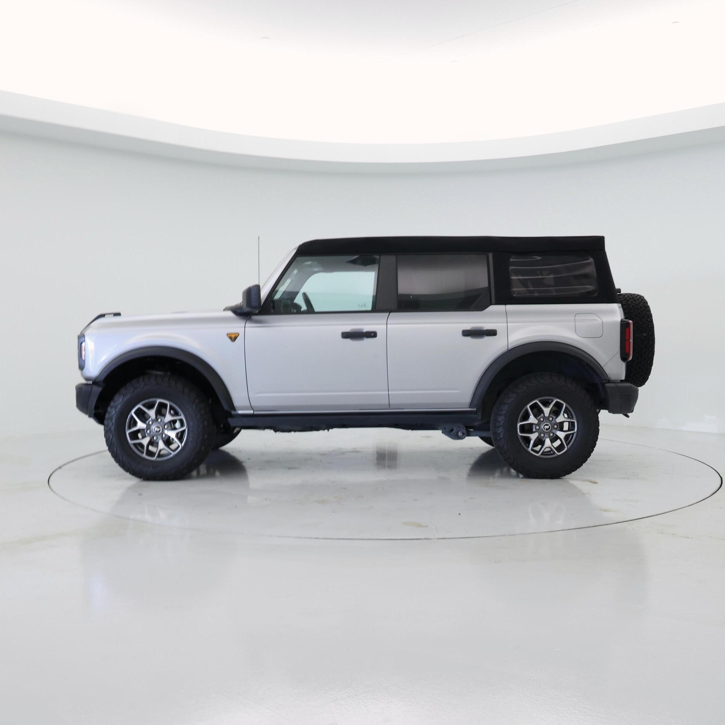 Thumbnail: 2023 Ford Bronco - 3