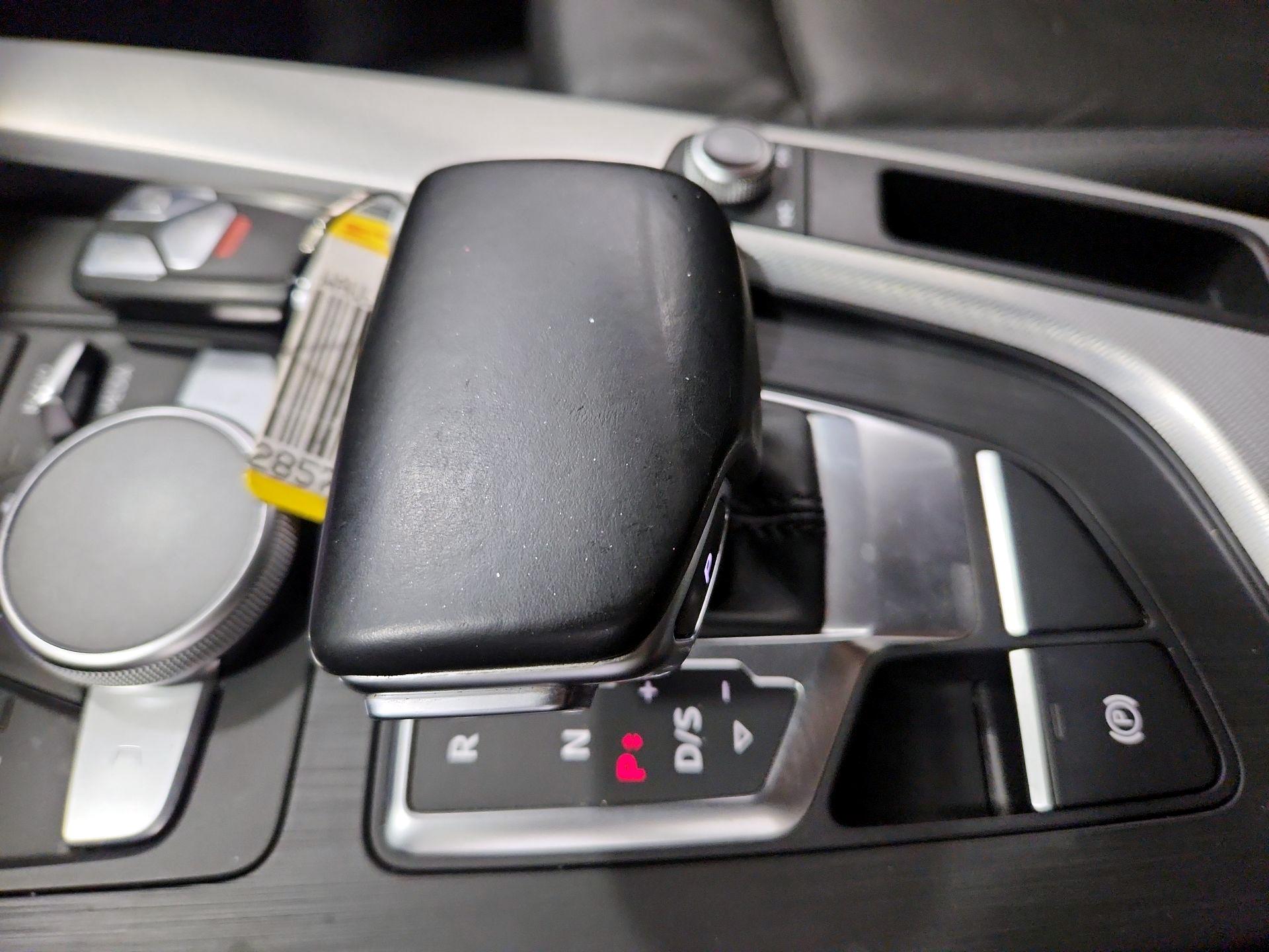 Thumbnail: 2017 Audi A4 - 17