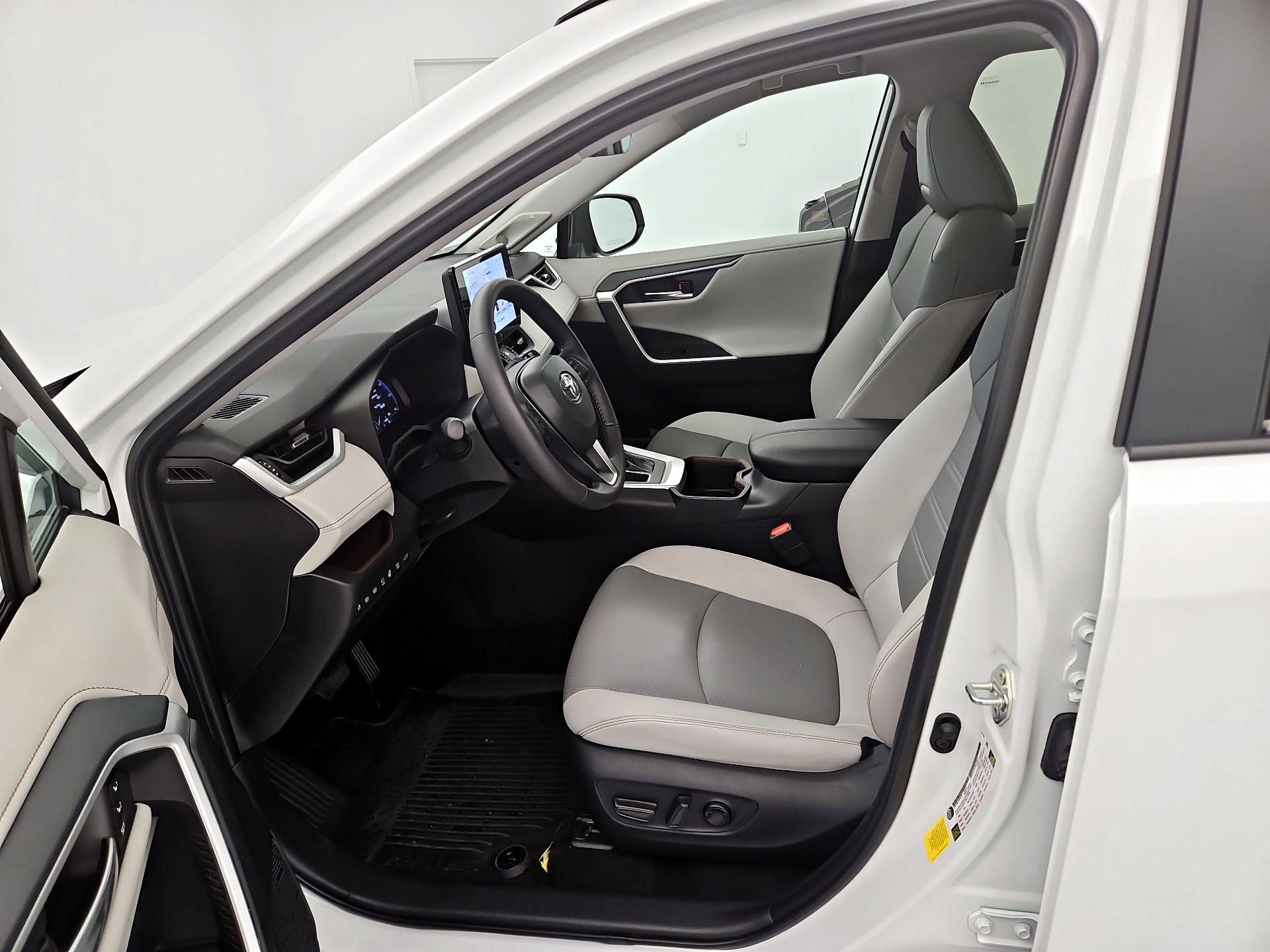 Thumbnail: 2024 Toyota RAV4 - 11