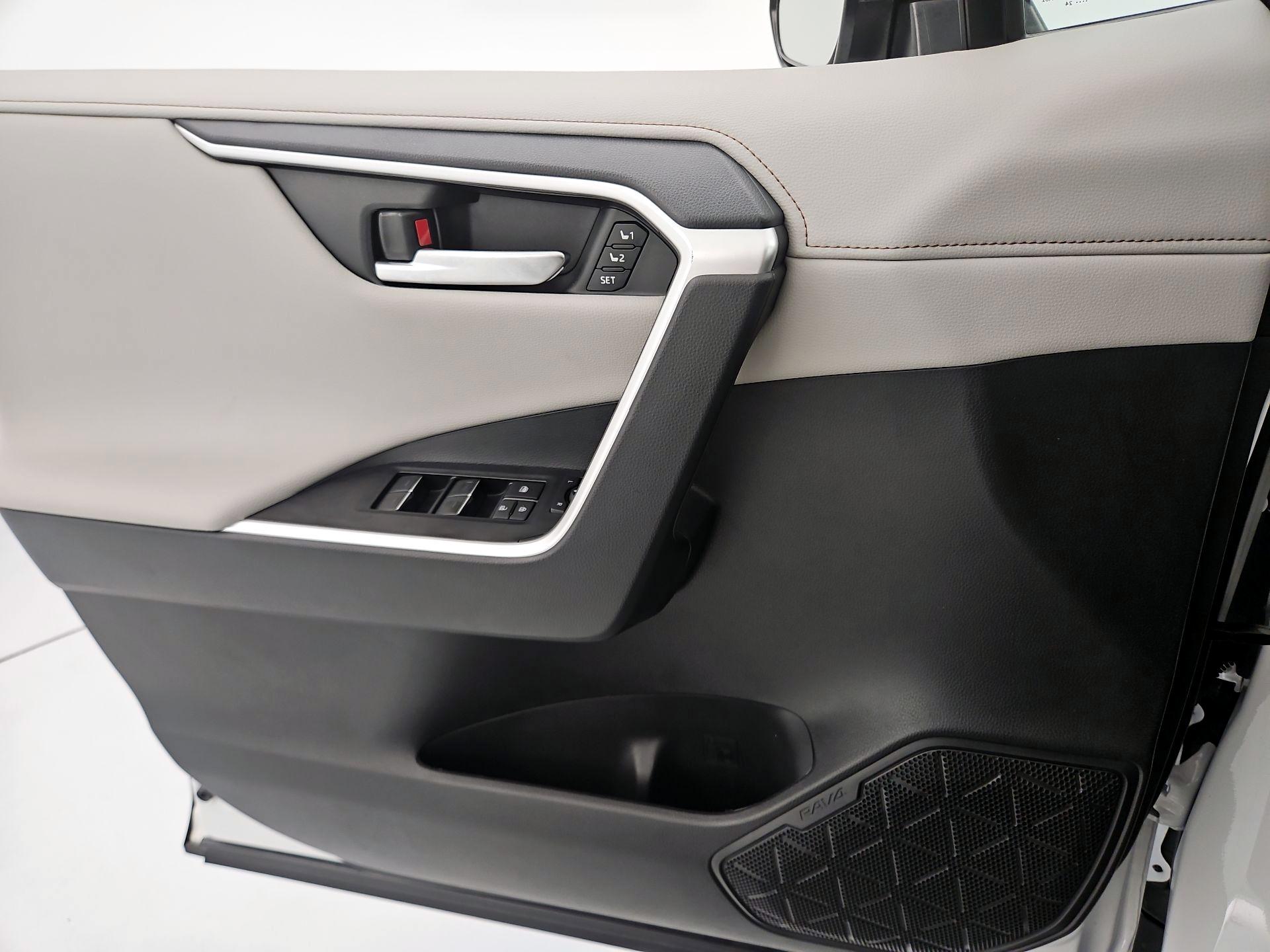 Thumbnail: 2024 Toyota RAV4 - 12