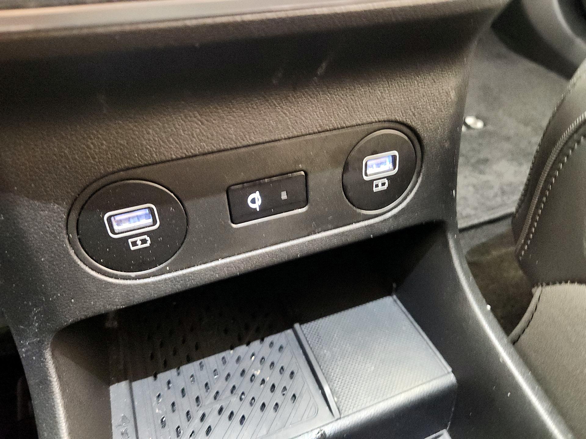 Thumbnail: 2023 Hyundai Ioniq 5 - 19