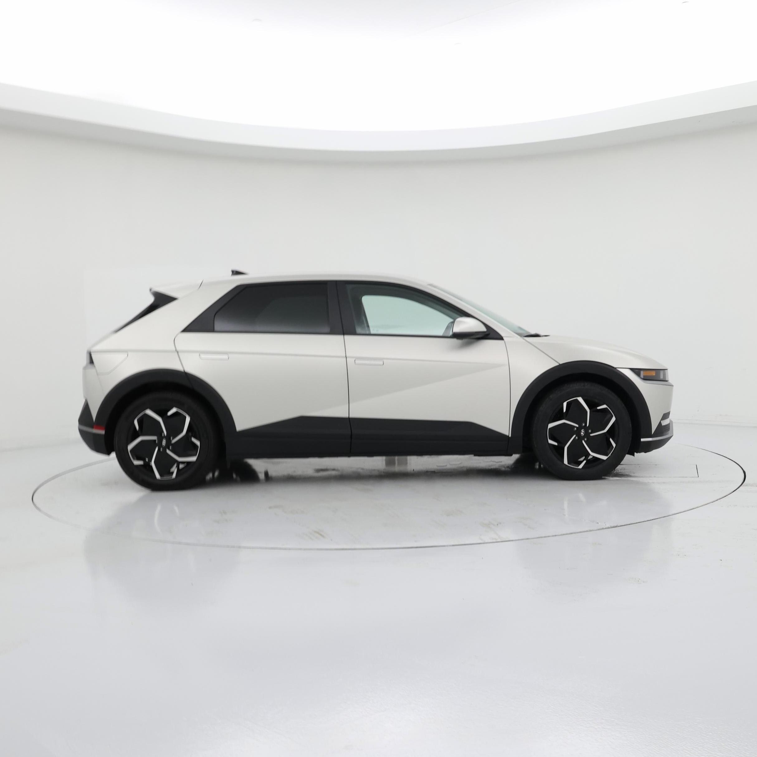 Thumbnail: 2023 Hyundai Ioniq 5 - 7