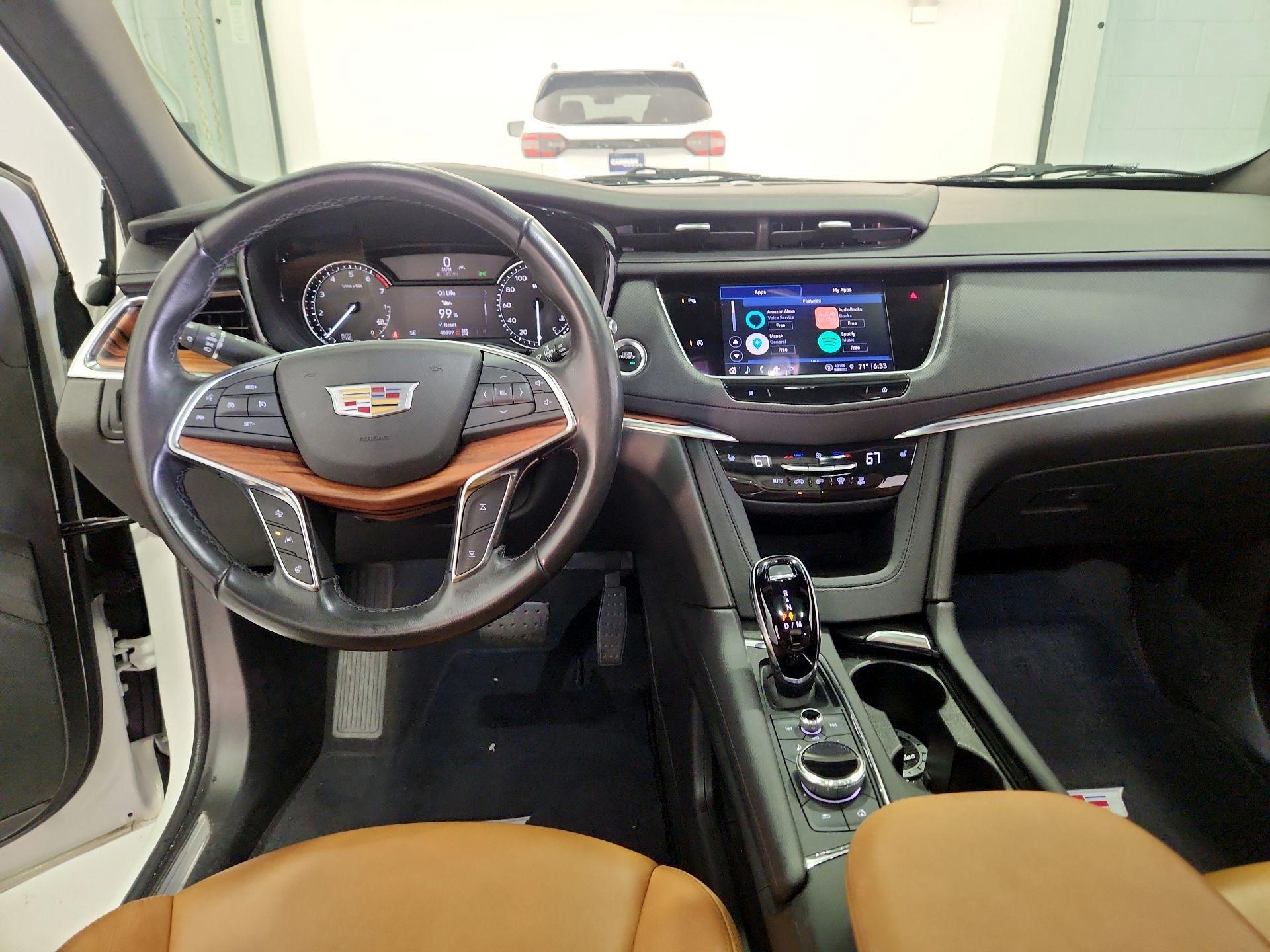 Thumbnail: 2022 Cadillac XT5 - 9