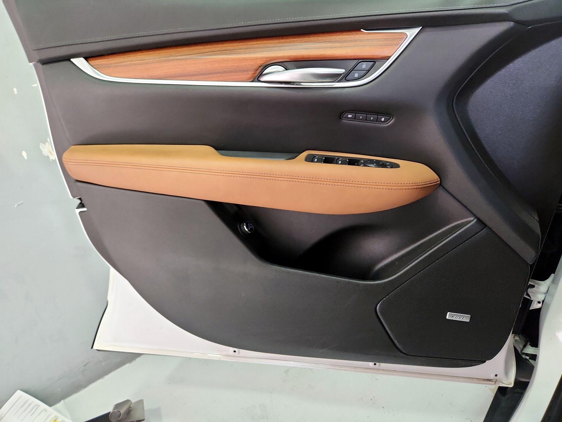 Thumbnail: 2022 Cadillac XT5 - 12