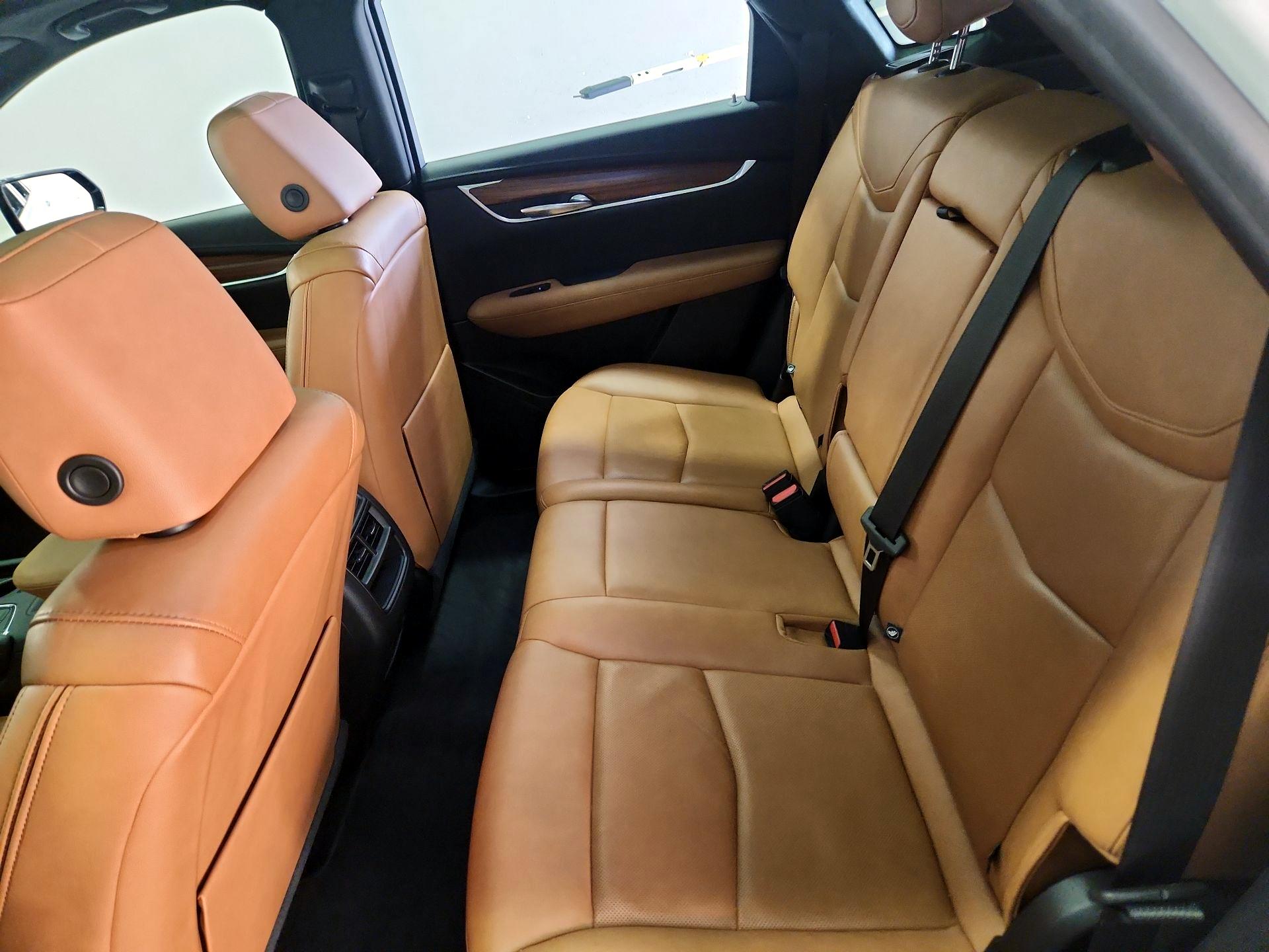 Thumbnail: 2022 Cadillac XT5 - 20