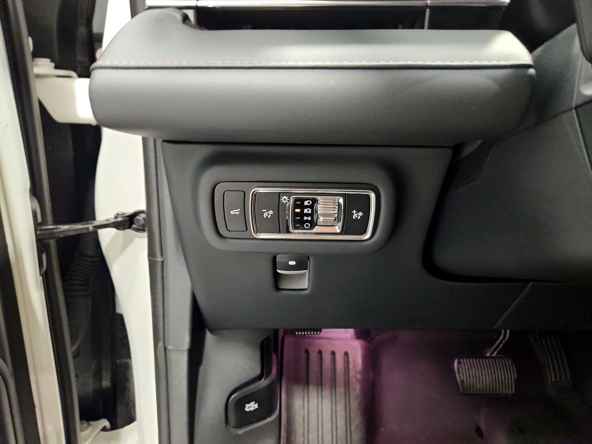 Thumbnail: 2024 Lincoln Nautilus - 13