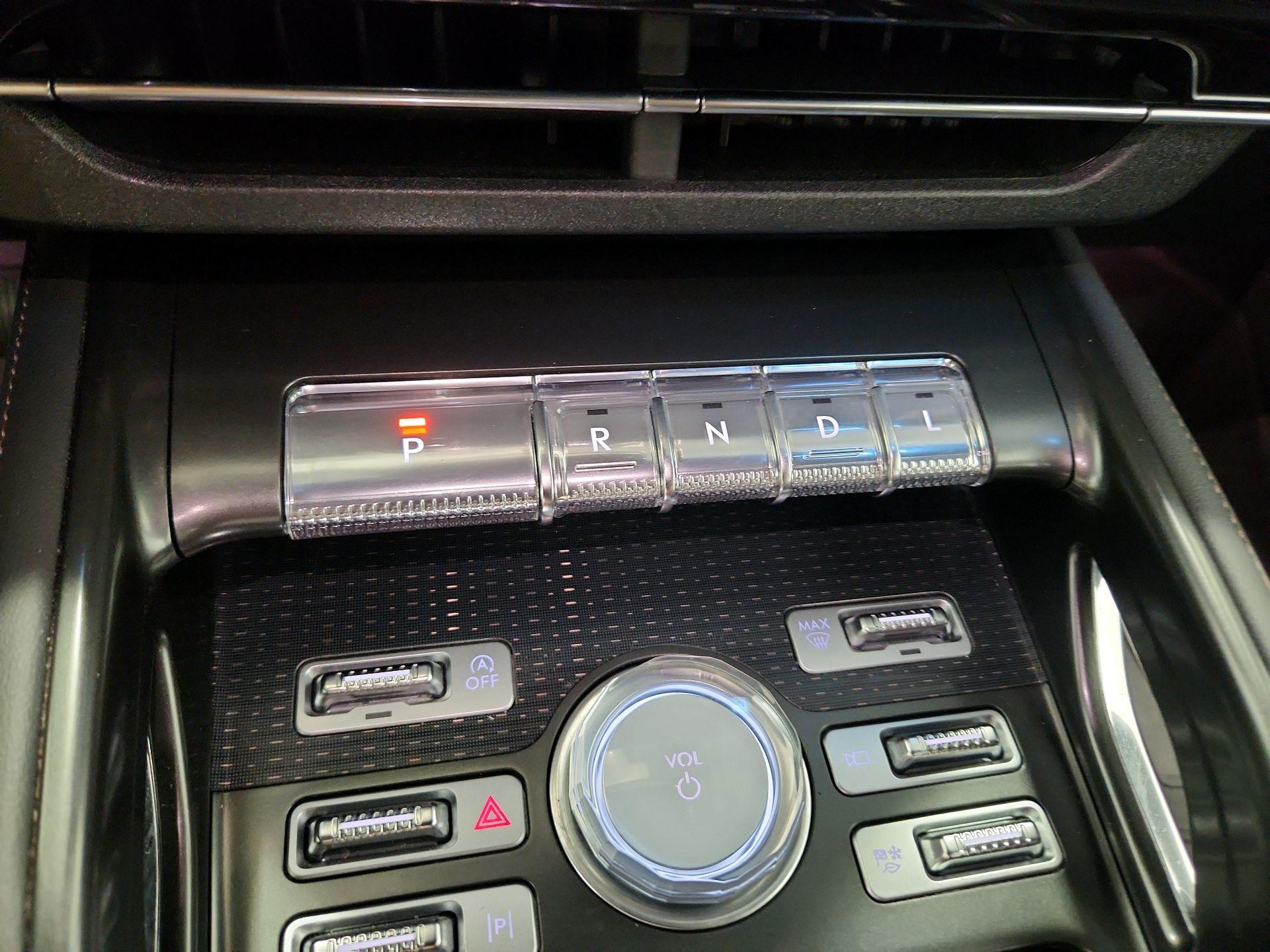 Thumbnail: 2024 Lincoln Nautilus - 17