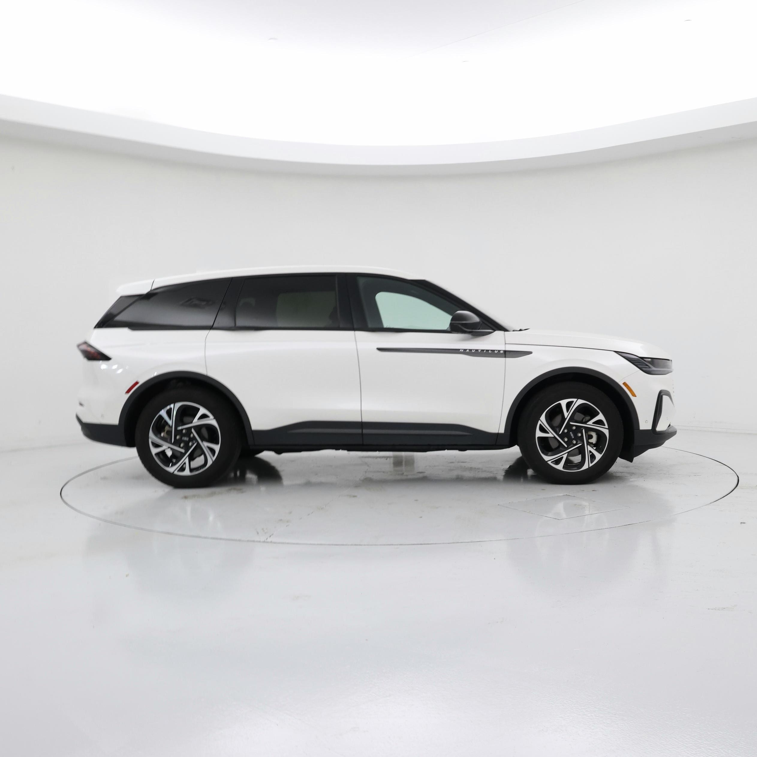 Thumbnail: 2024 Lincoln Nautilus - 7