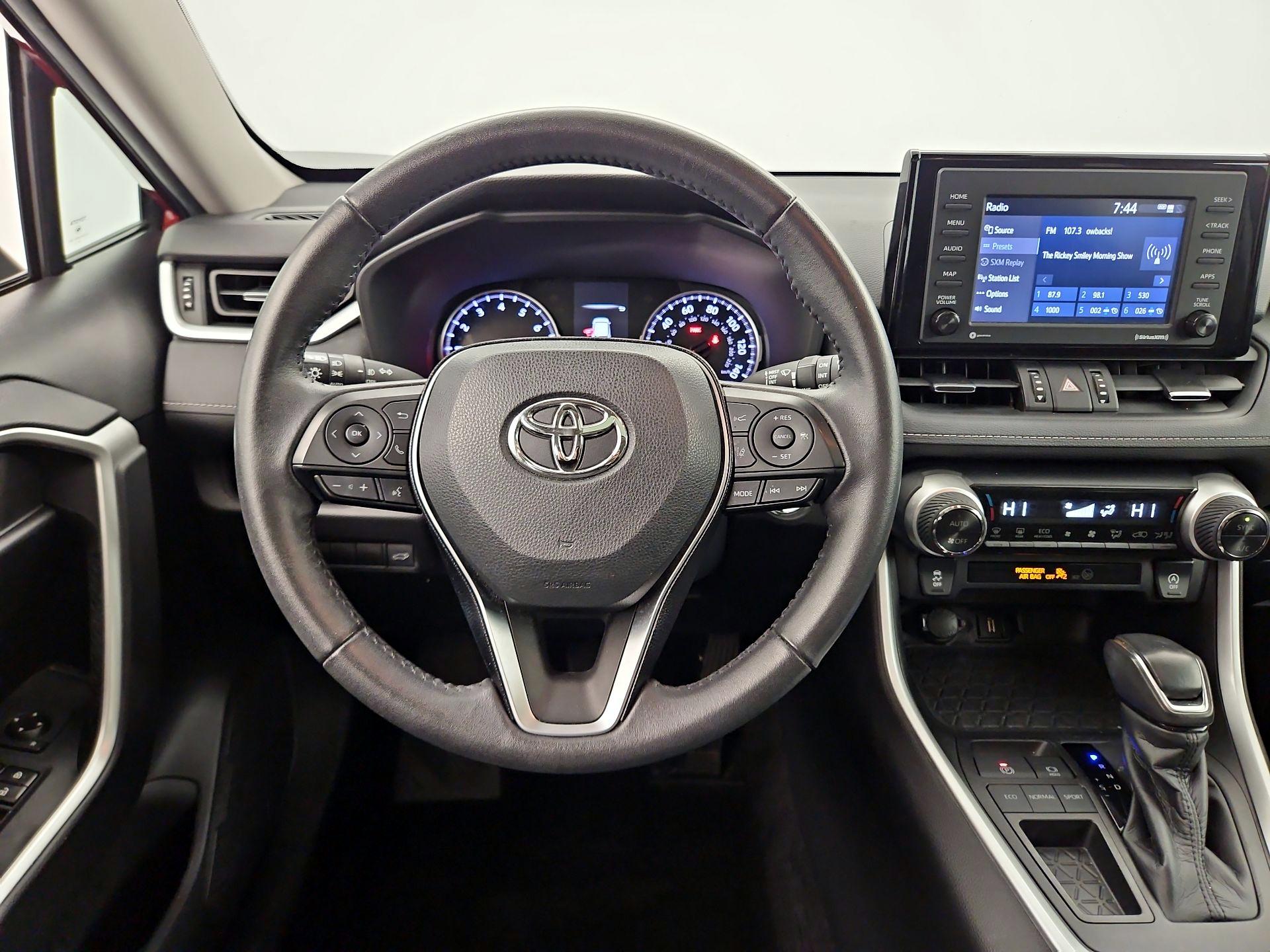 Thumbnail: 2021 Toyota RAV4 - 10