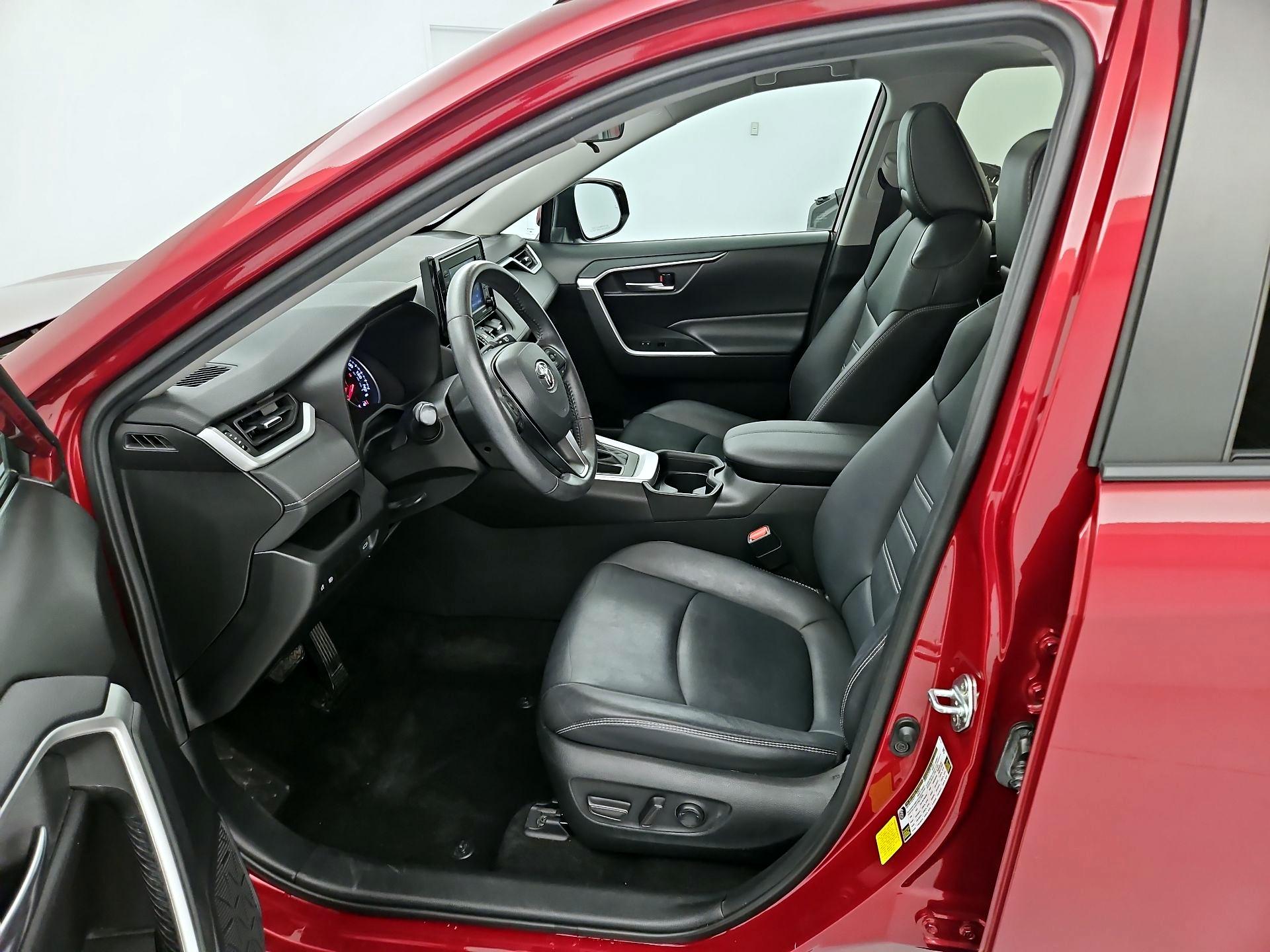 Thumbnail: 2021 Toyota RAV4 - 11