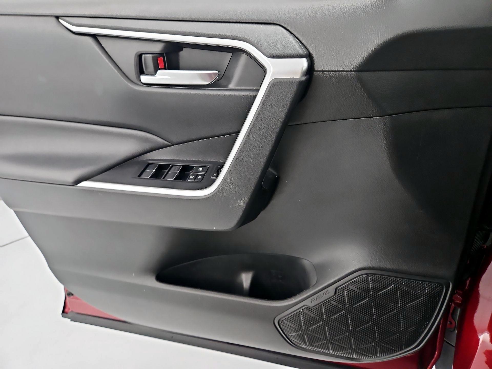 Thumbnail: 2021 Toyota RAV4 - 12