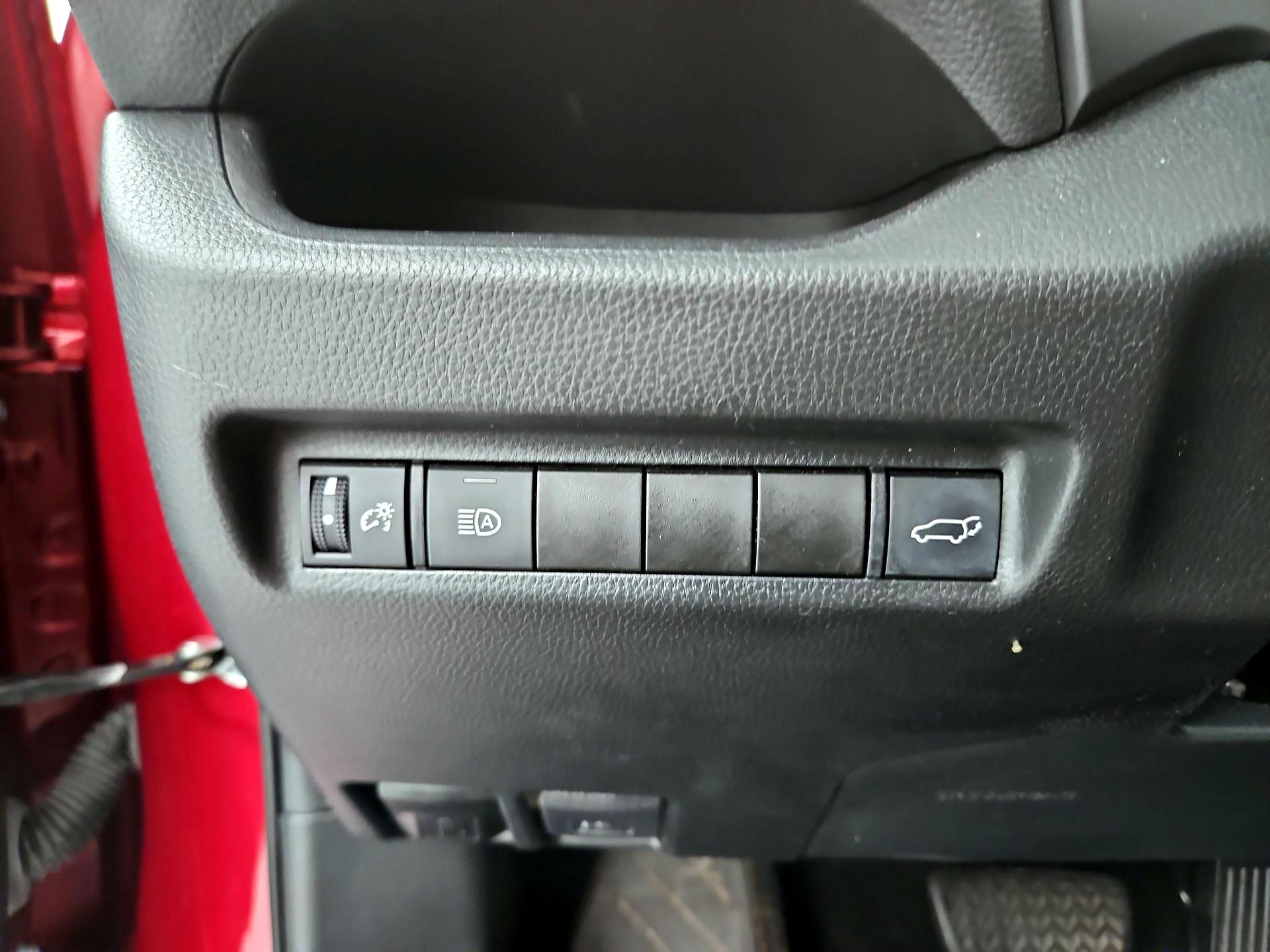 Thumbnail: 2021 Toyota RAV4 - 13