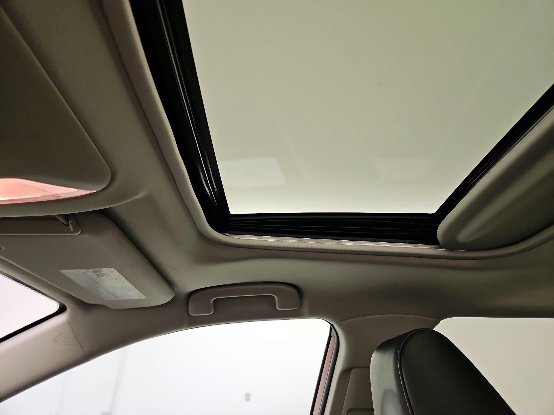 Thumbnail: 2021 Toyota RAV4 - 19