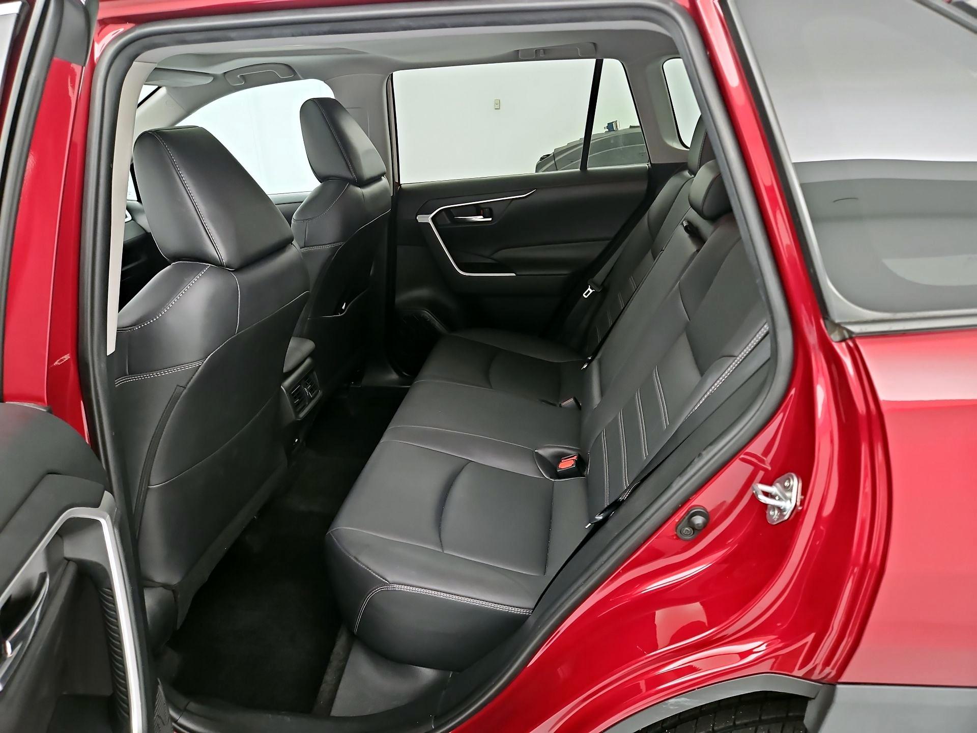 Thumbnail: 2021 Toyota RAV4 - 20