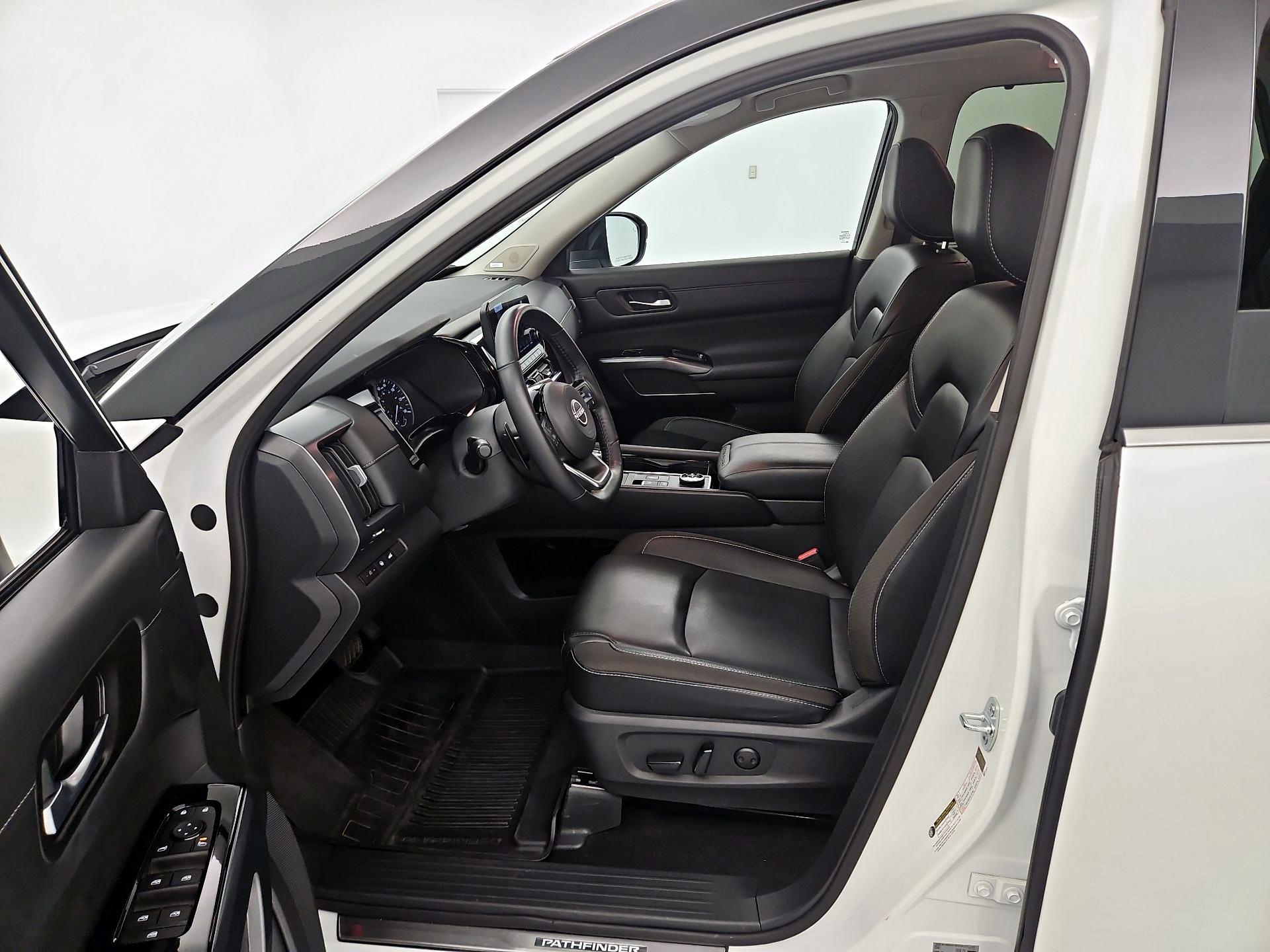 Thumbnail: 2023 Nissan Pathfinder - 11