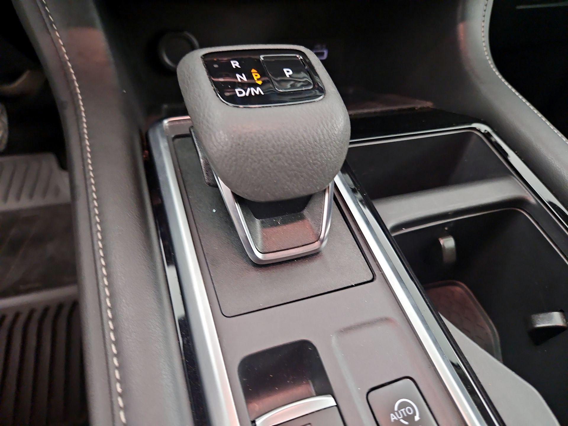 Thumbnail: 2023 Nissan Pathfinder - 18