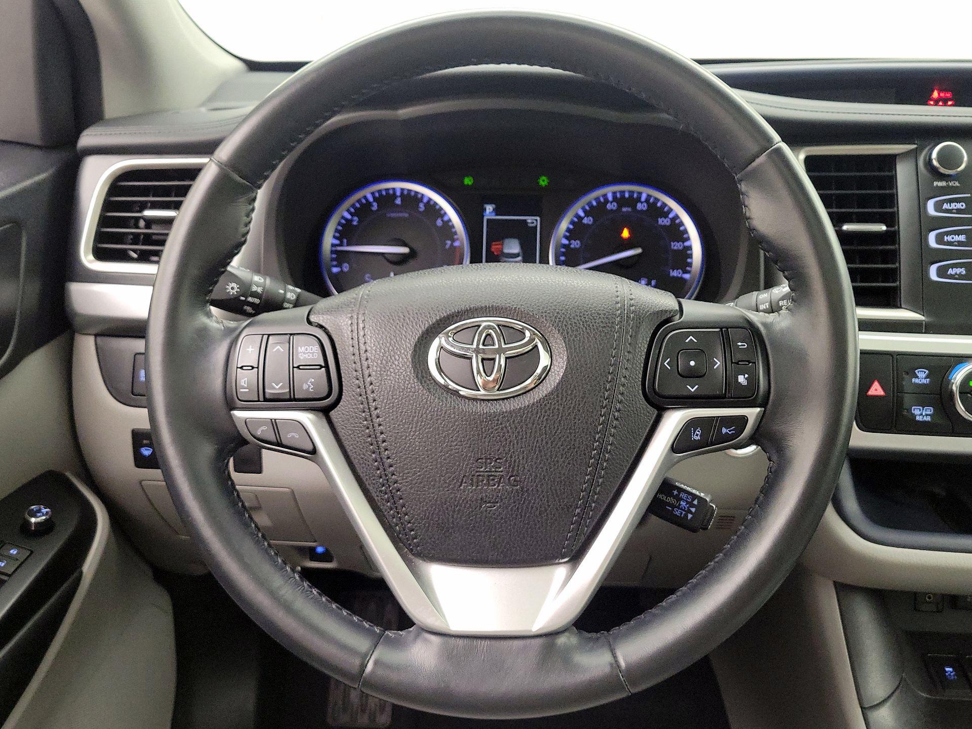 Thumbnail: 2018 Toyota Highlander - 10