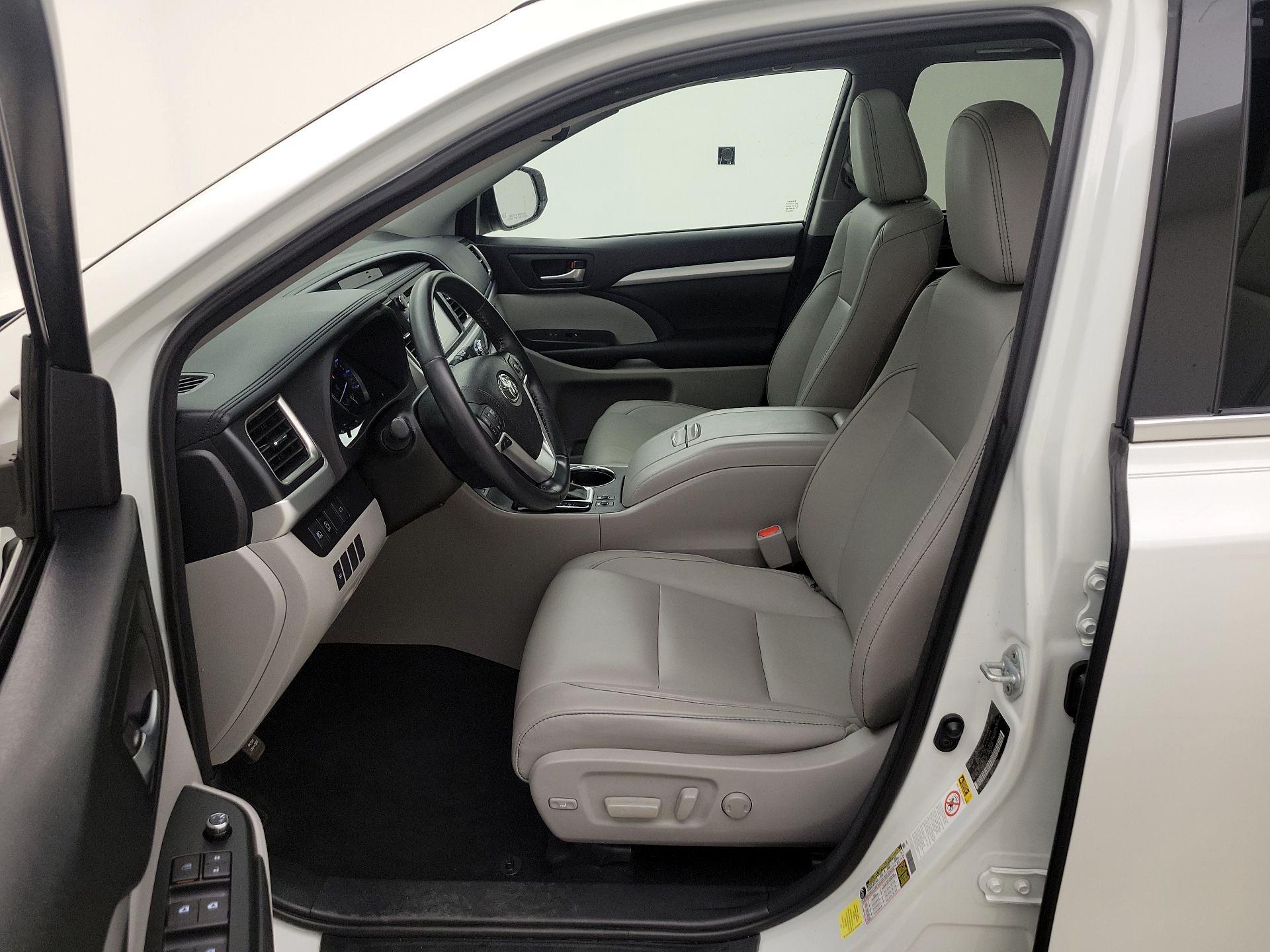 Thumbnail: 2018 Toyota Highlander - 11