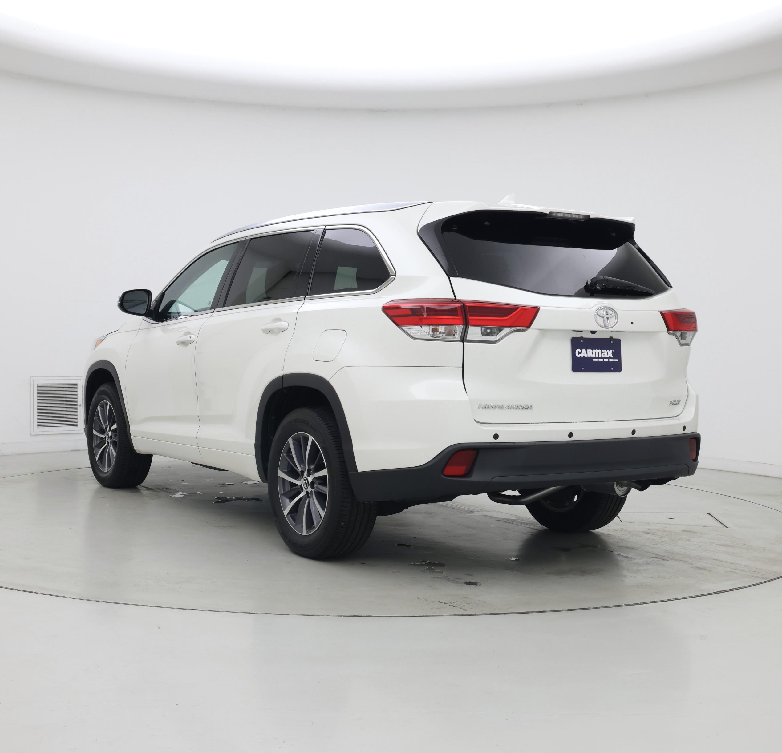 Thumbnail: 2018 Toyota Highlander - 2