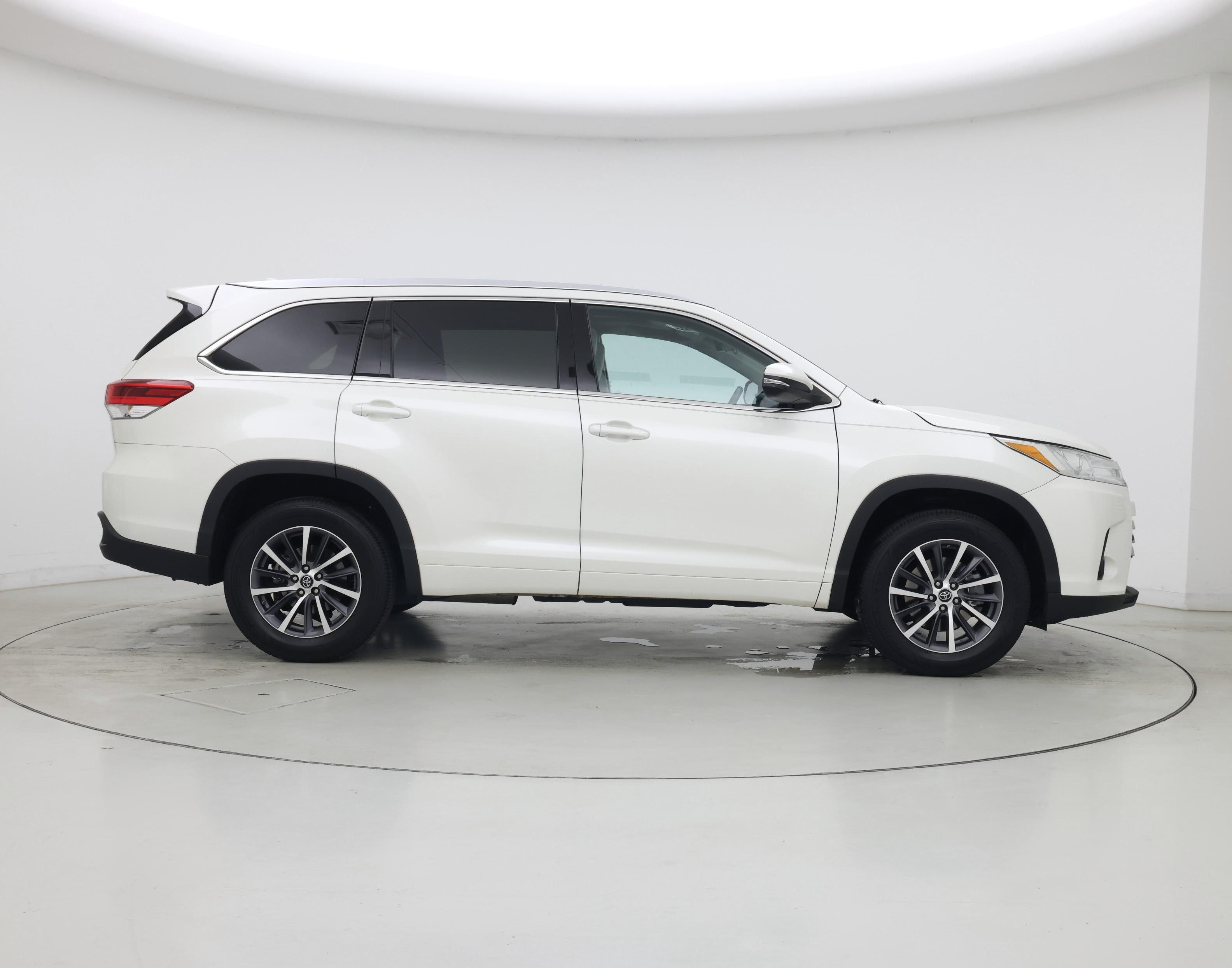Thumbnail: 2018 Toyota Highlander - 7